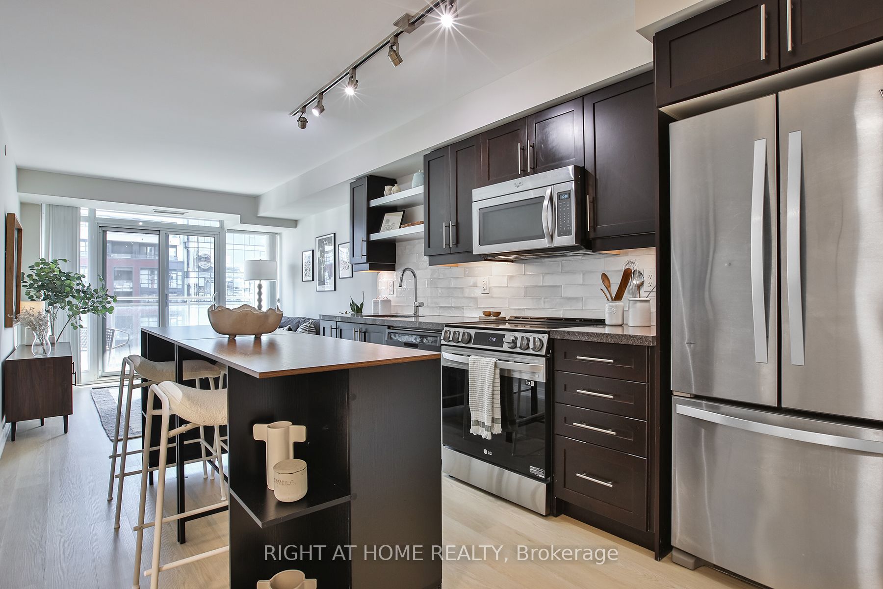 525 Adelaide Street W 1623, Toronto, ON M5V 0N7 photo 3
