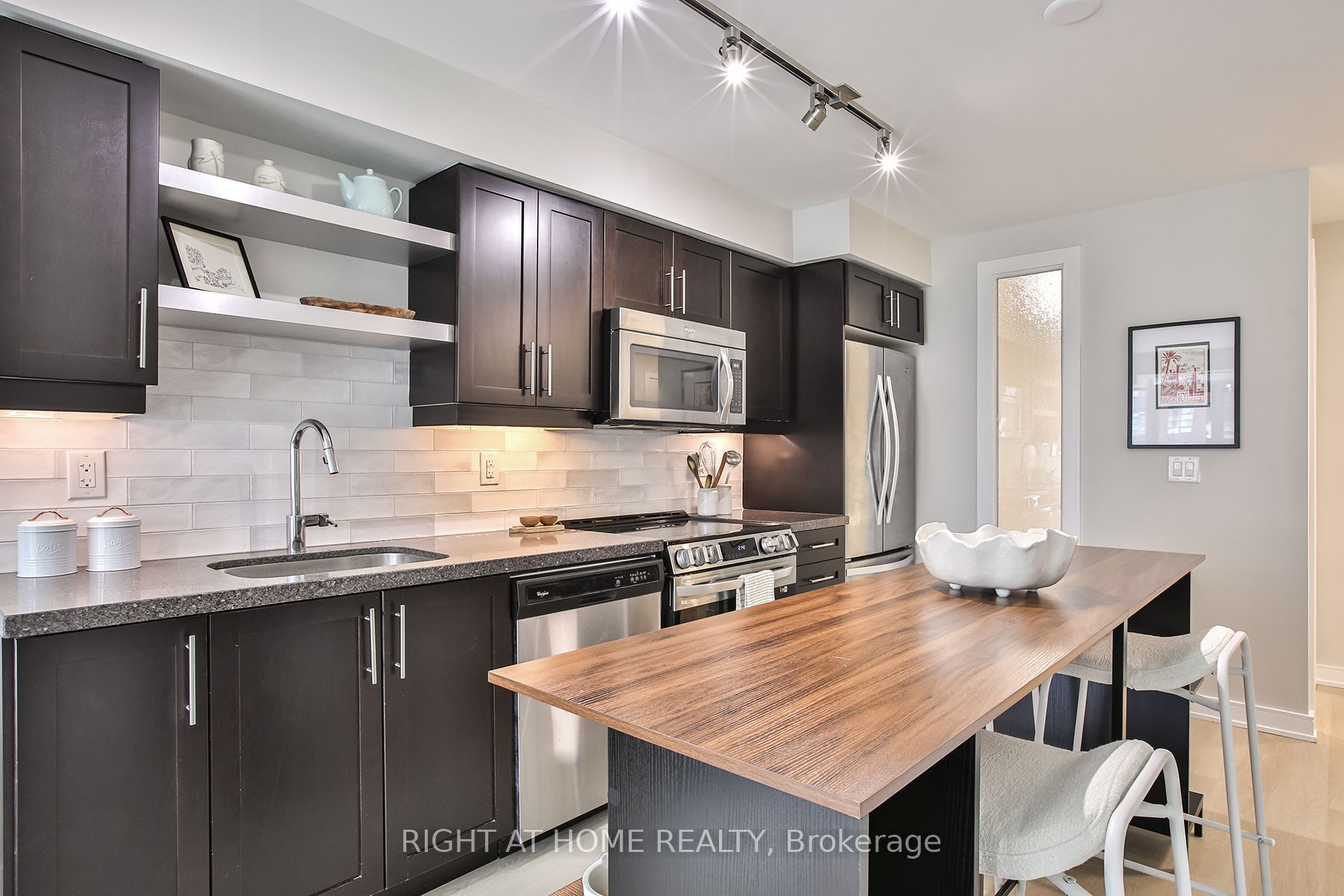 525 Adelaide Street W 1623, Toronto, ON M5V 0N7 photo 5