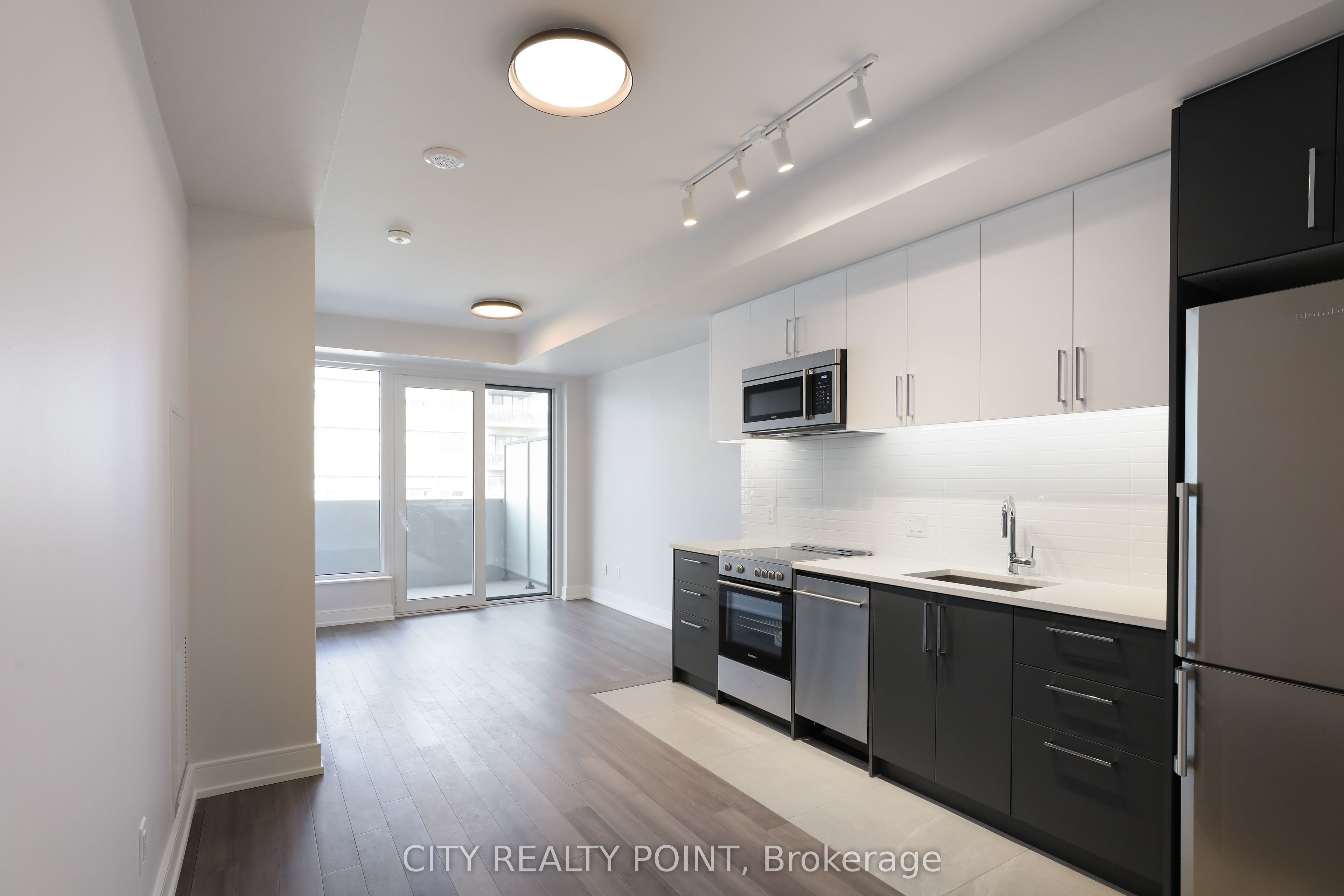2525 Bathurst Street 1105, Toronto, ON M6B 2Y9