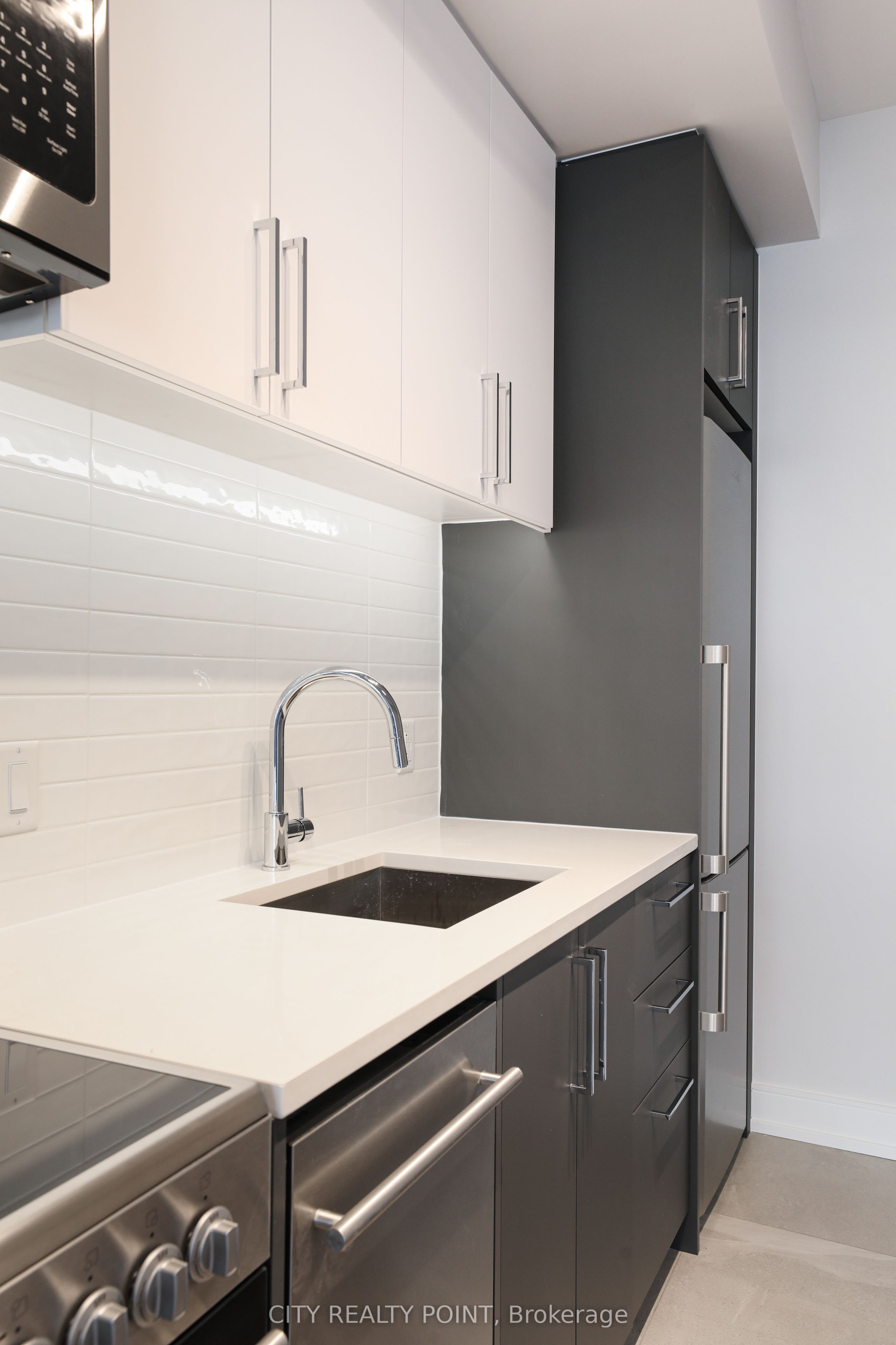 2525 Bathurst Street 1105, Toronto, ON M6B 2Y9 photo 4