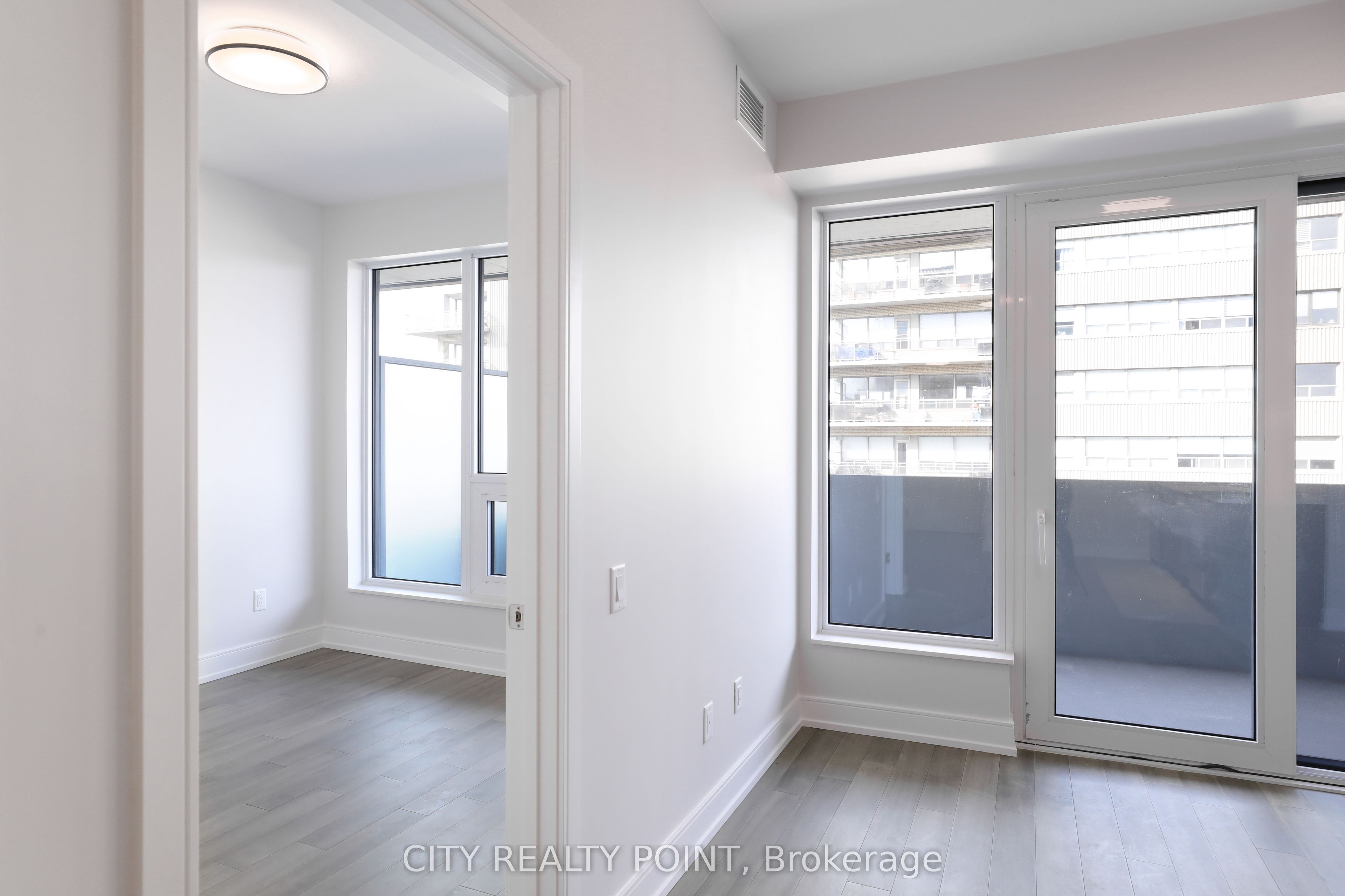 2525 Bathurst Street 1105, Toronto, ON M6B 2Y9 photo 5