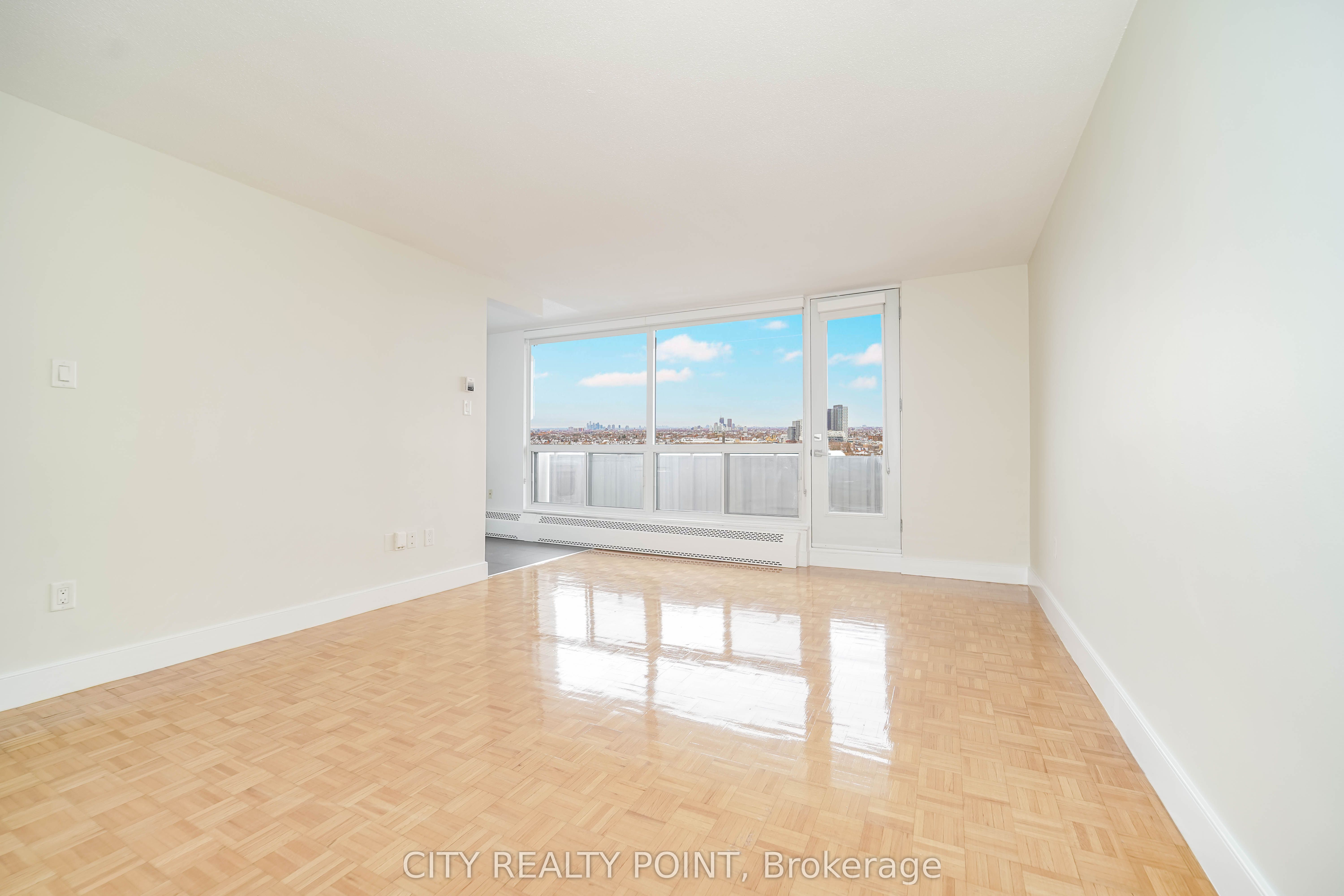 666 Spadina Avenue 506, Toronto, ON M5S 2H8 photo 2