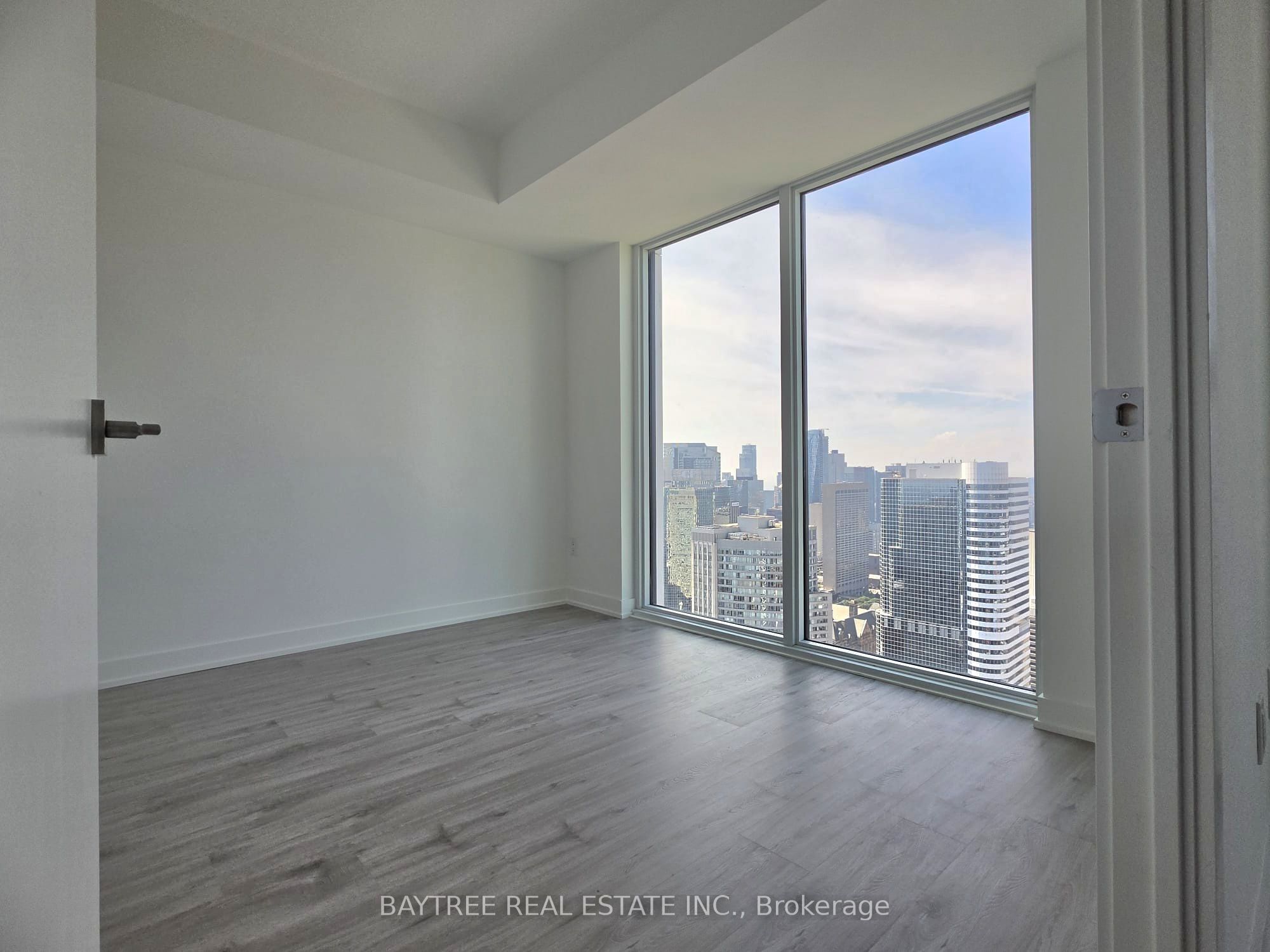 252 Church Street 5701, Toronto, ON M5B 1Z2 photo 3