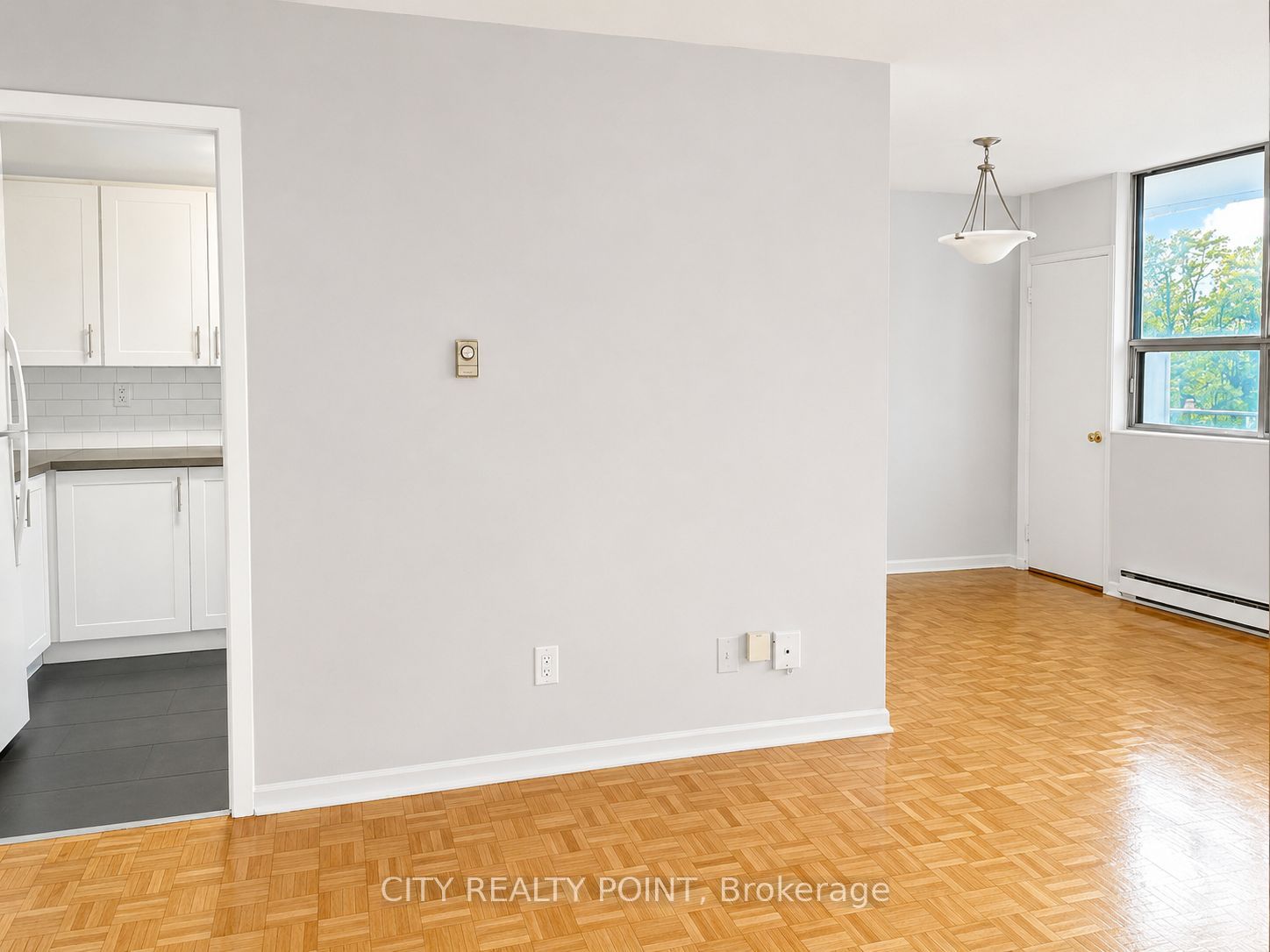 525 Eglinton Avenue E 701, Toronto, ON M4P 2P6 photo 3