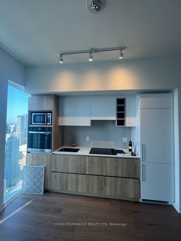 319 Jarvis Street PH03, Toronto, ON M5B 2C2 photo 3