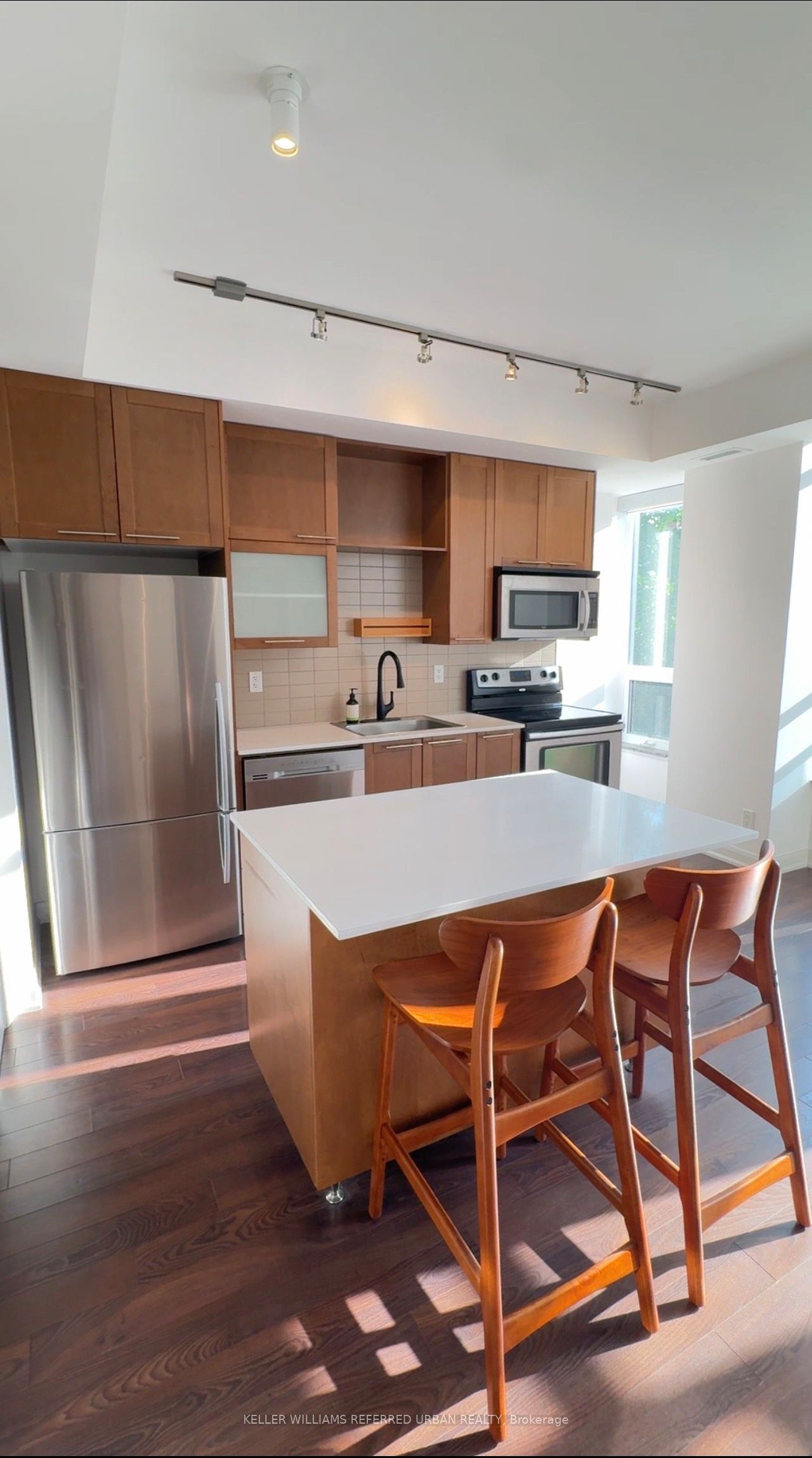 150 Homewood Avenue L206, Toronto, ON M4Y 2J6 photo 4
