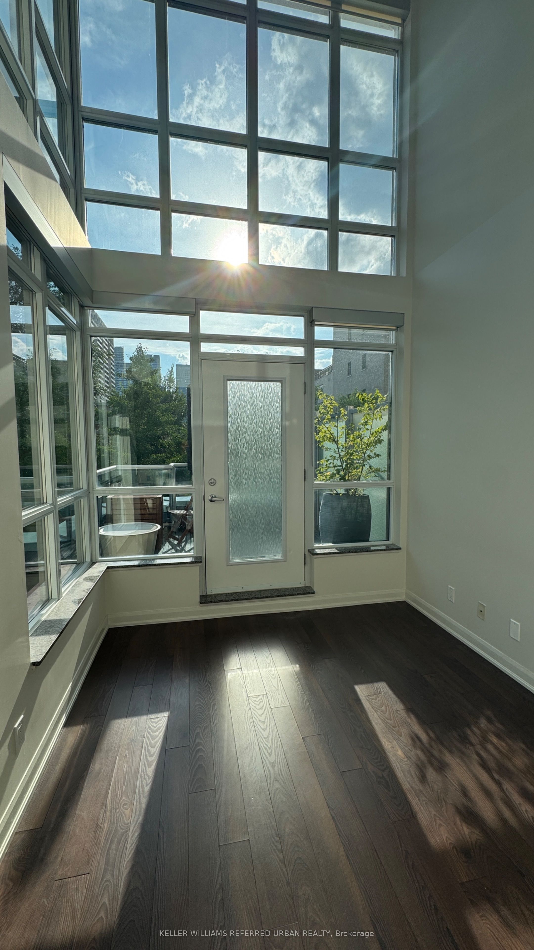 150 Homewood Avenue L206, Toronto, ON M4Y 2J6 photo 5