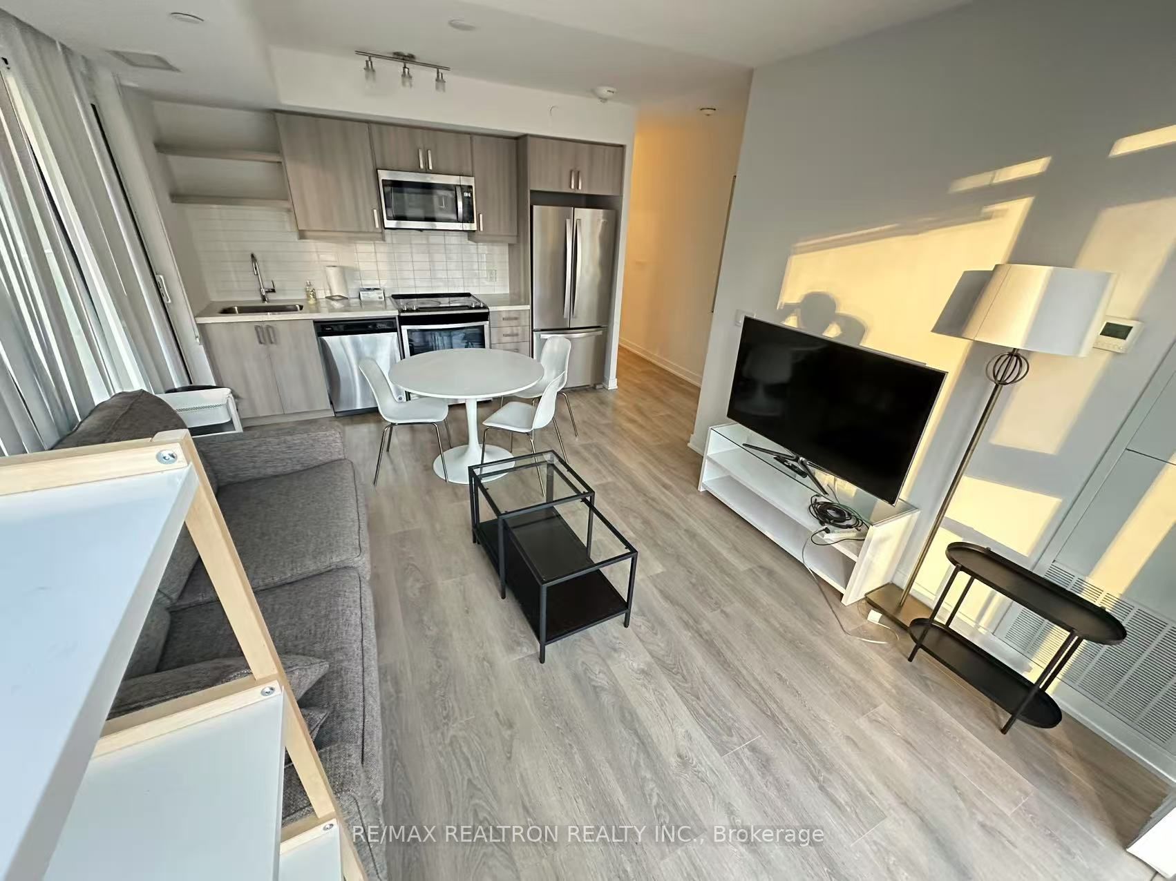 50 Wellesley Street E 810, Toronto, ON M4Y 1G2 photo 5