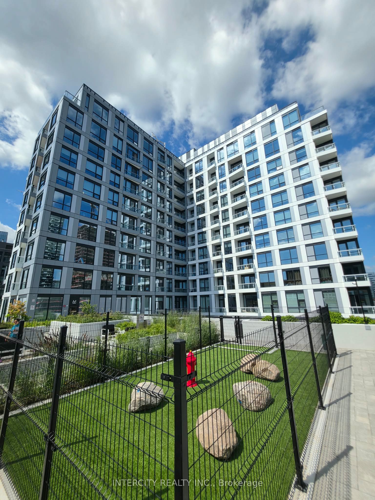 15 Richardson Street 609, Toronto, ON M5A 0Y5