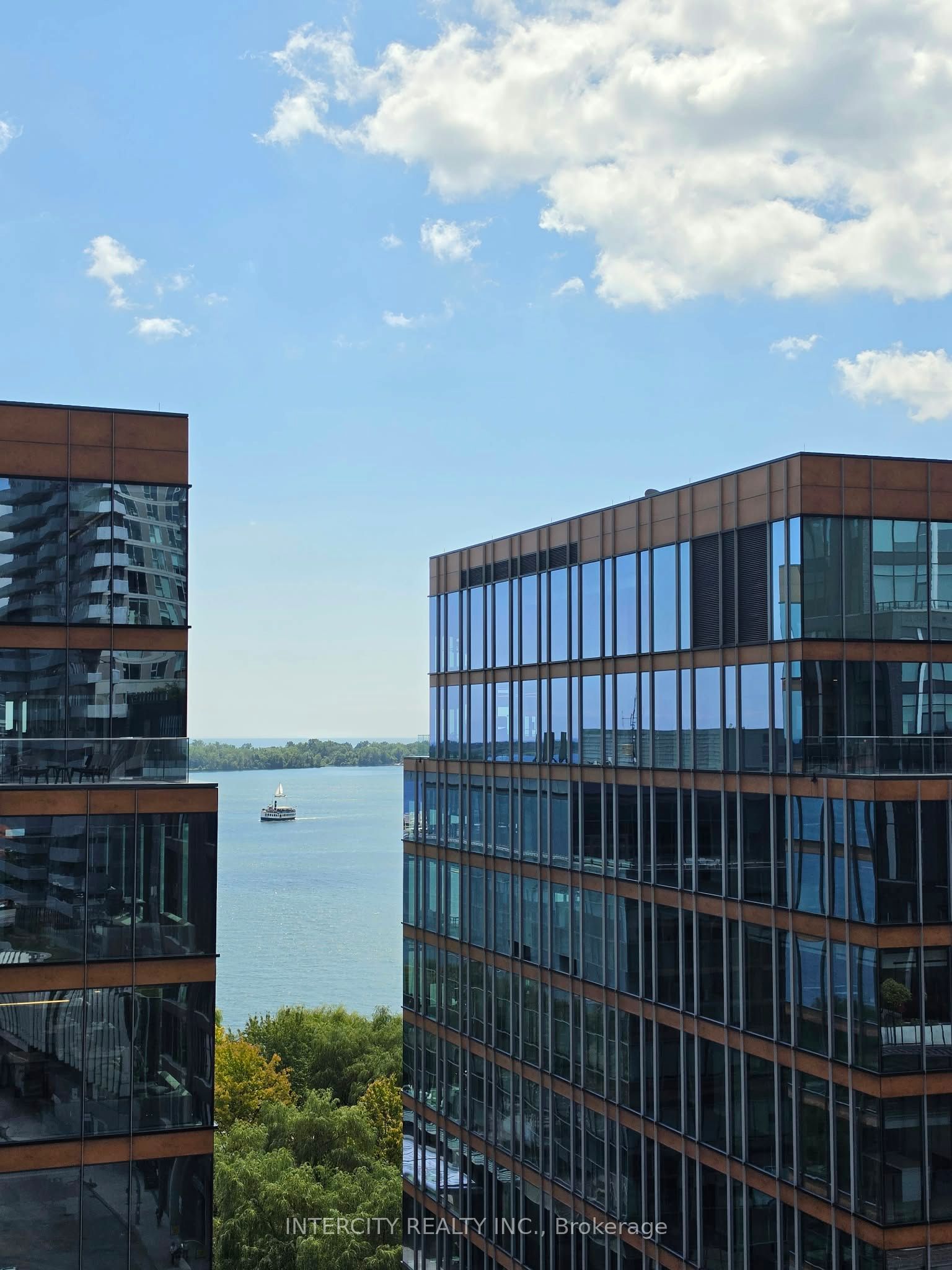 15 Richardson Street 609, Toronto, ON M5A 0Y5 photo 2