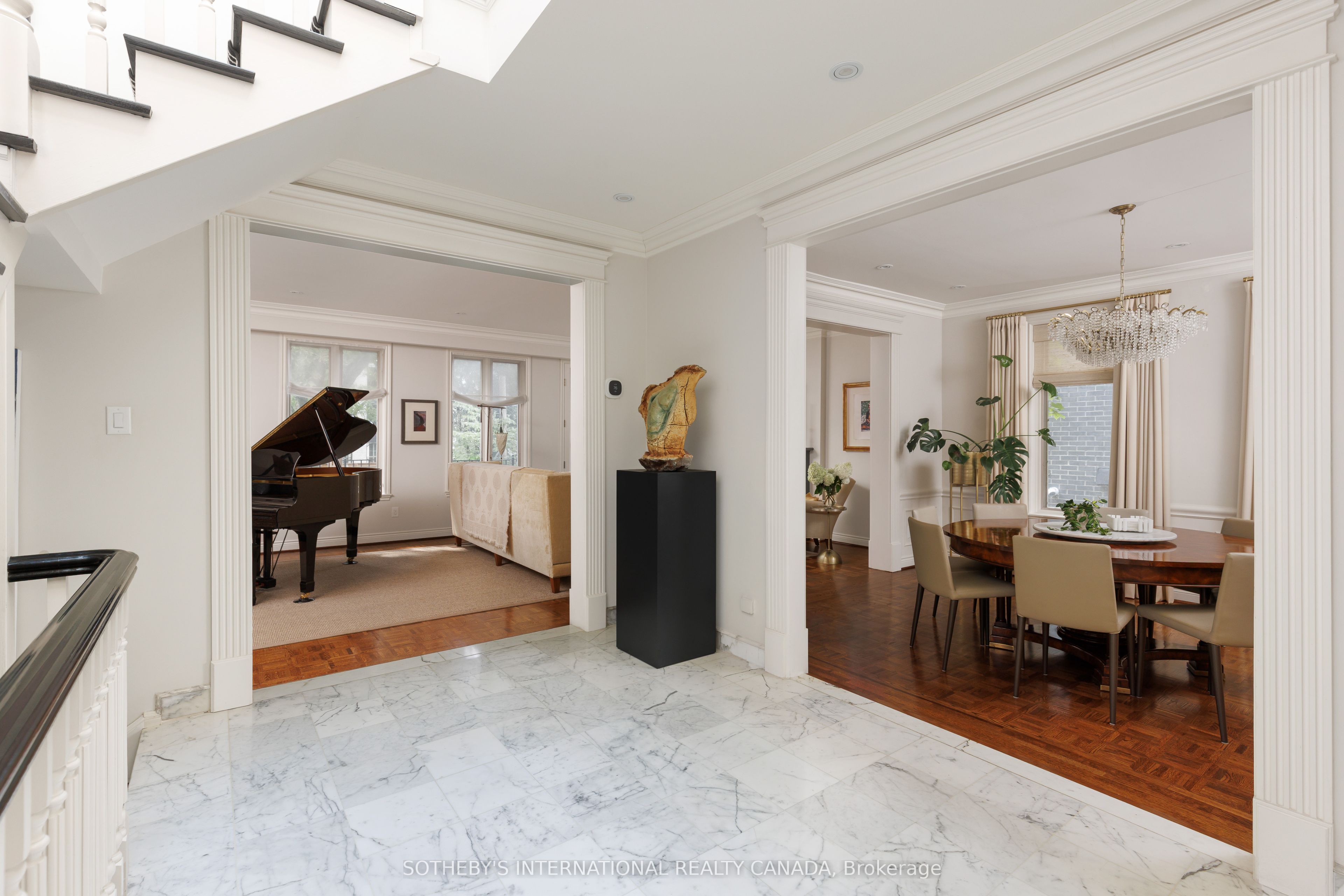 18A Deer Park Crescent, Toronto, ON M4V 2C2 photo 3