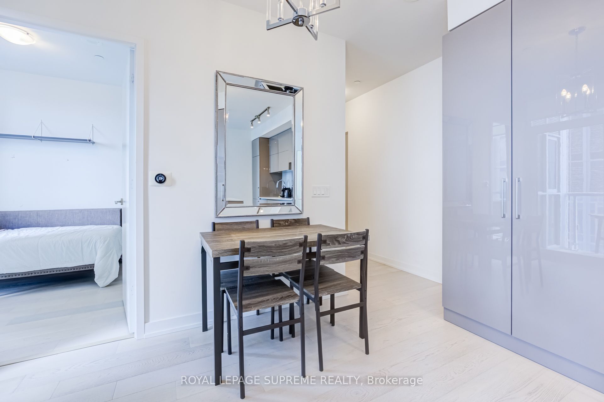 1 Yorkville Avenue 3102, Toronto, ON M4W 0B1 photo 4