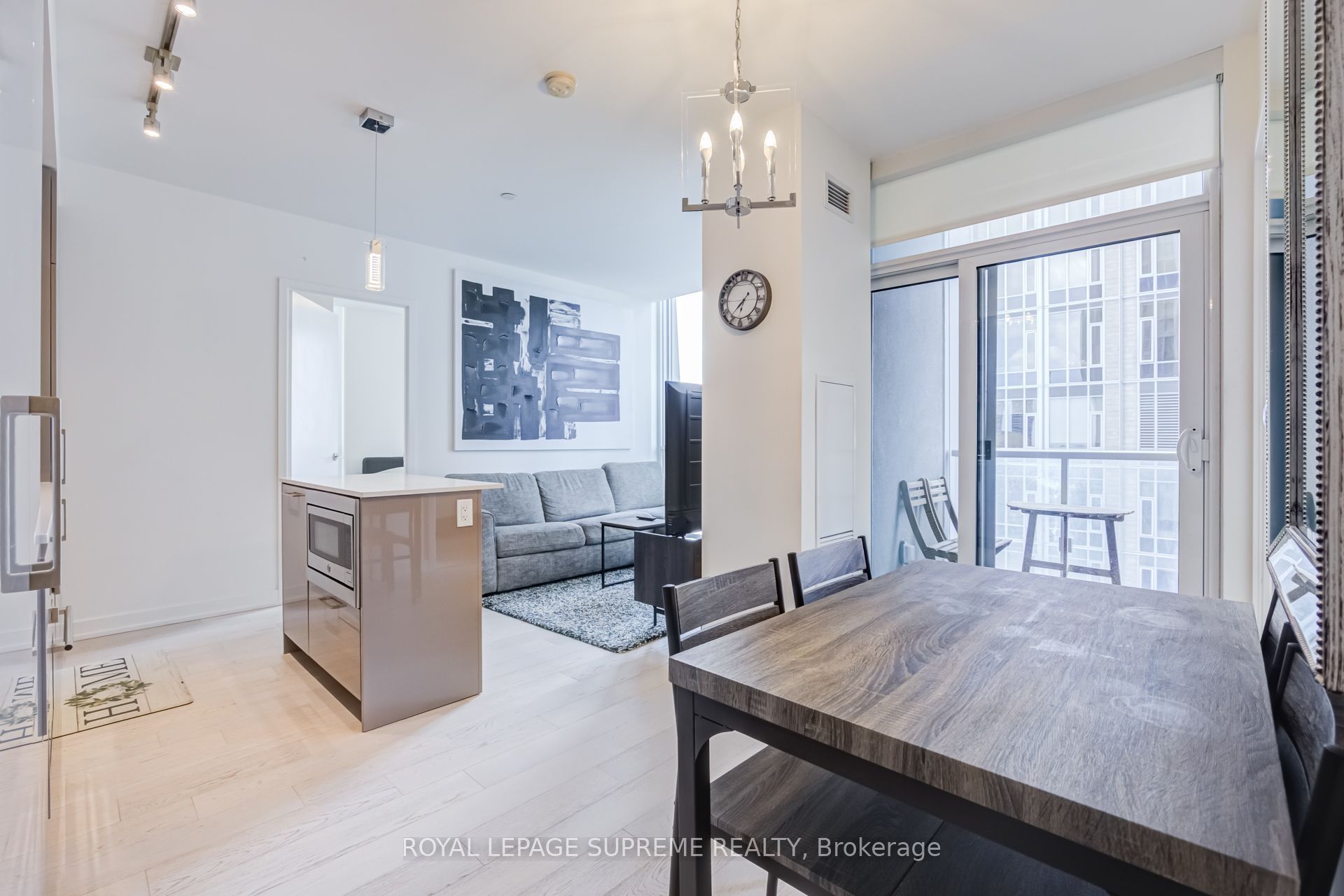 1 Yorkville Avenue 3102, Toronto, ON M4W 0B1 photo 5