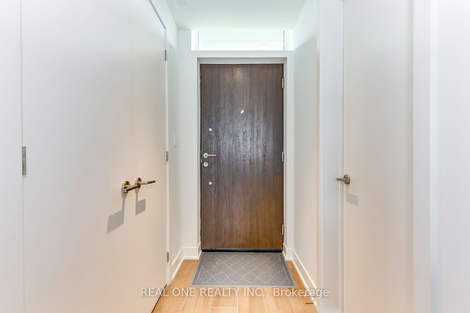 42 Sonic Way, Toronto, ON M3C 0P3 photo 3
