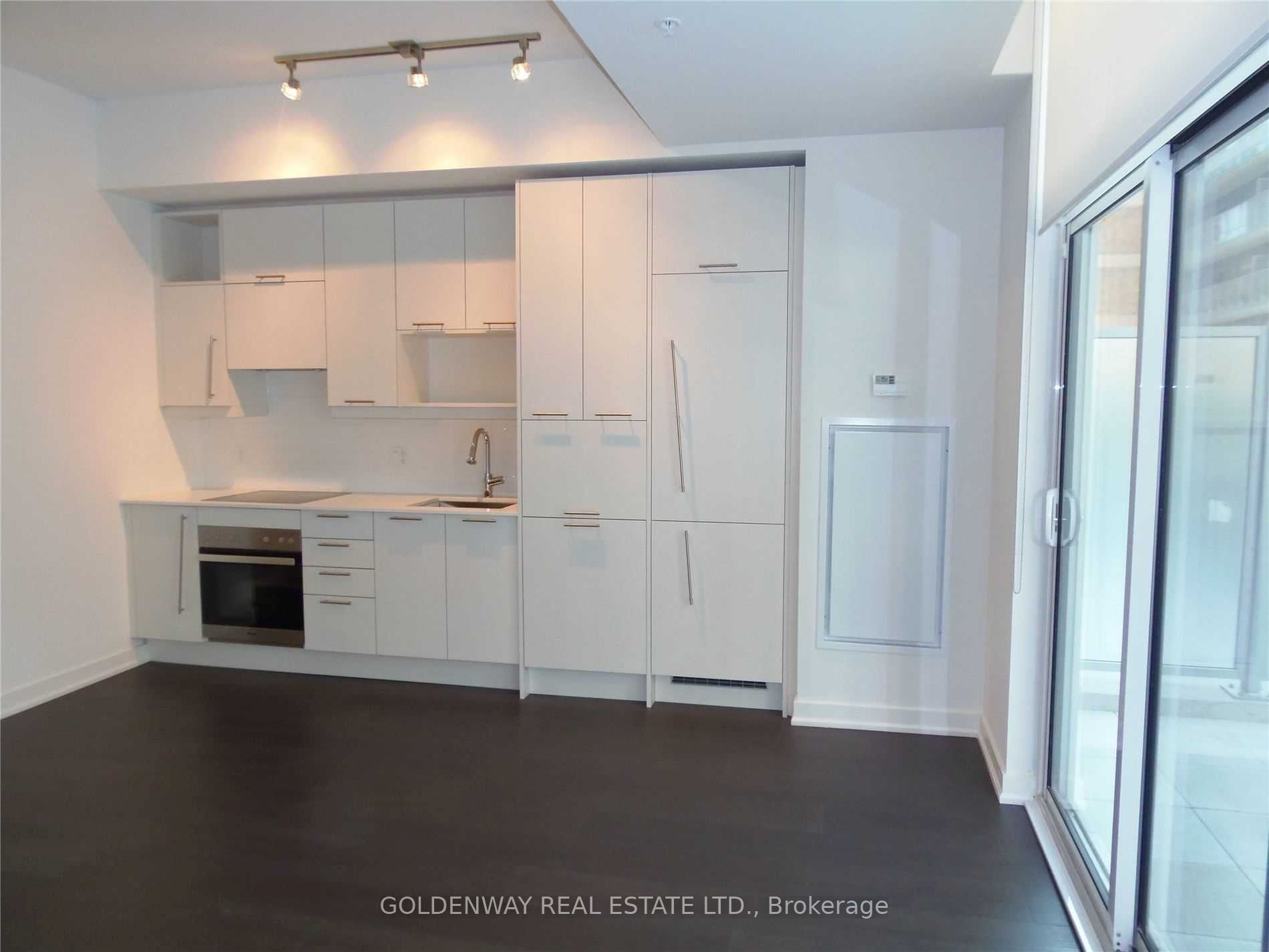 30 Nelson Street 213, Toronto, ON M5V 0H5 photo 4