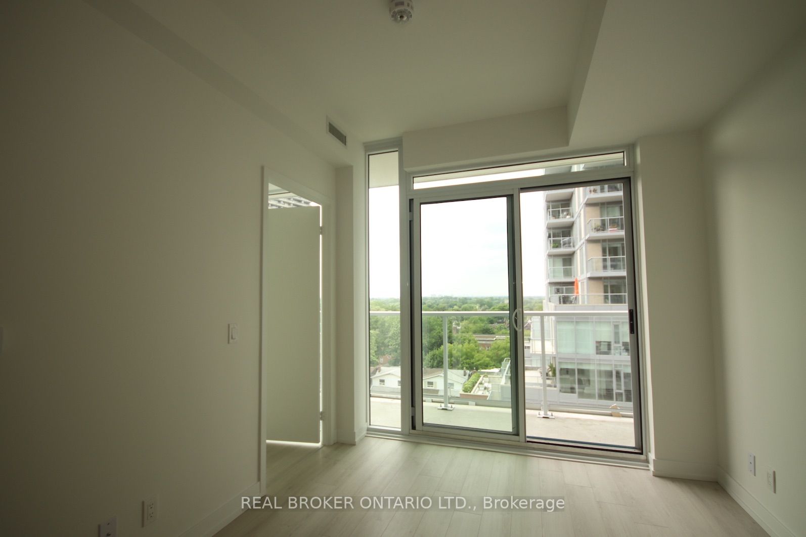 33 Helendale Avenue 722, Toronto, ON M4R 0A4 photo 4