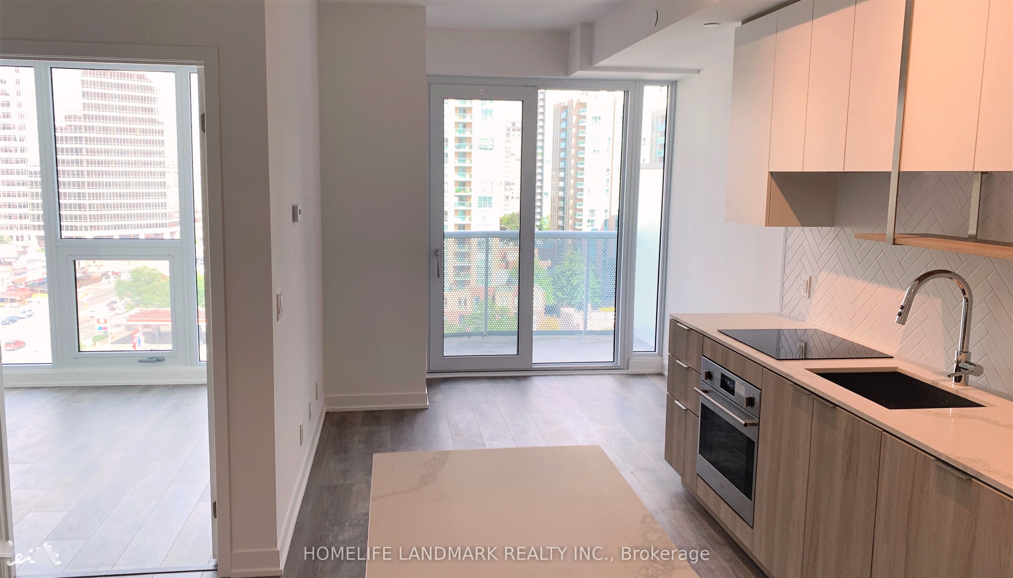 15 Holmes Avenue 1105, Toronto, ON M2N 0L4 photo 2