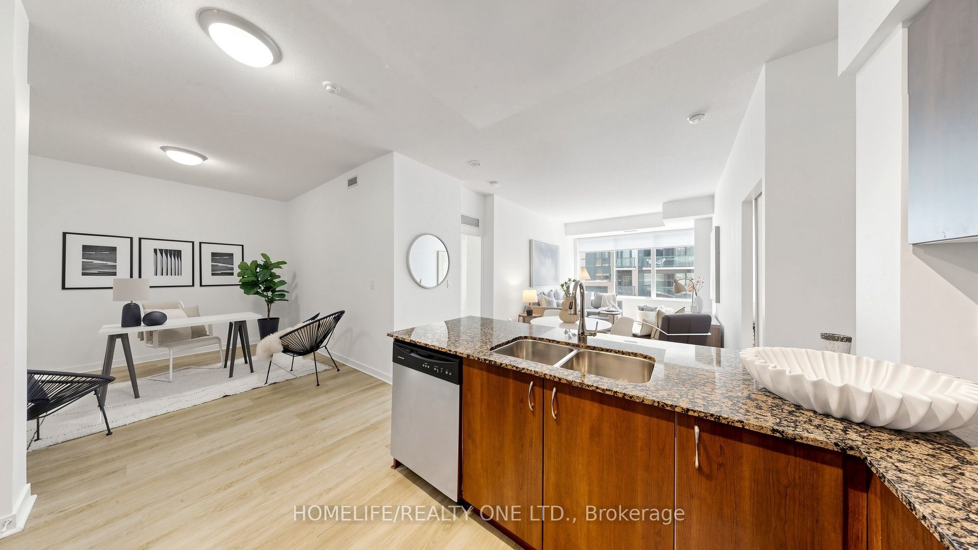 55 East Liberty Street 1804, Toronto, ON M6K 3P9 photo 4