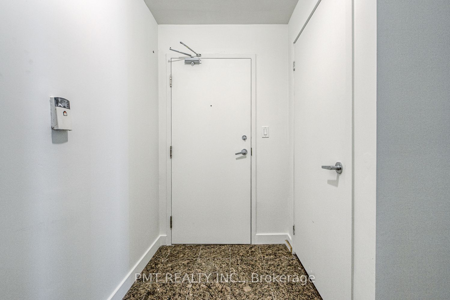5 Mariner Terrace 4003, Toronto, ON M5V 3V6 photo 2
