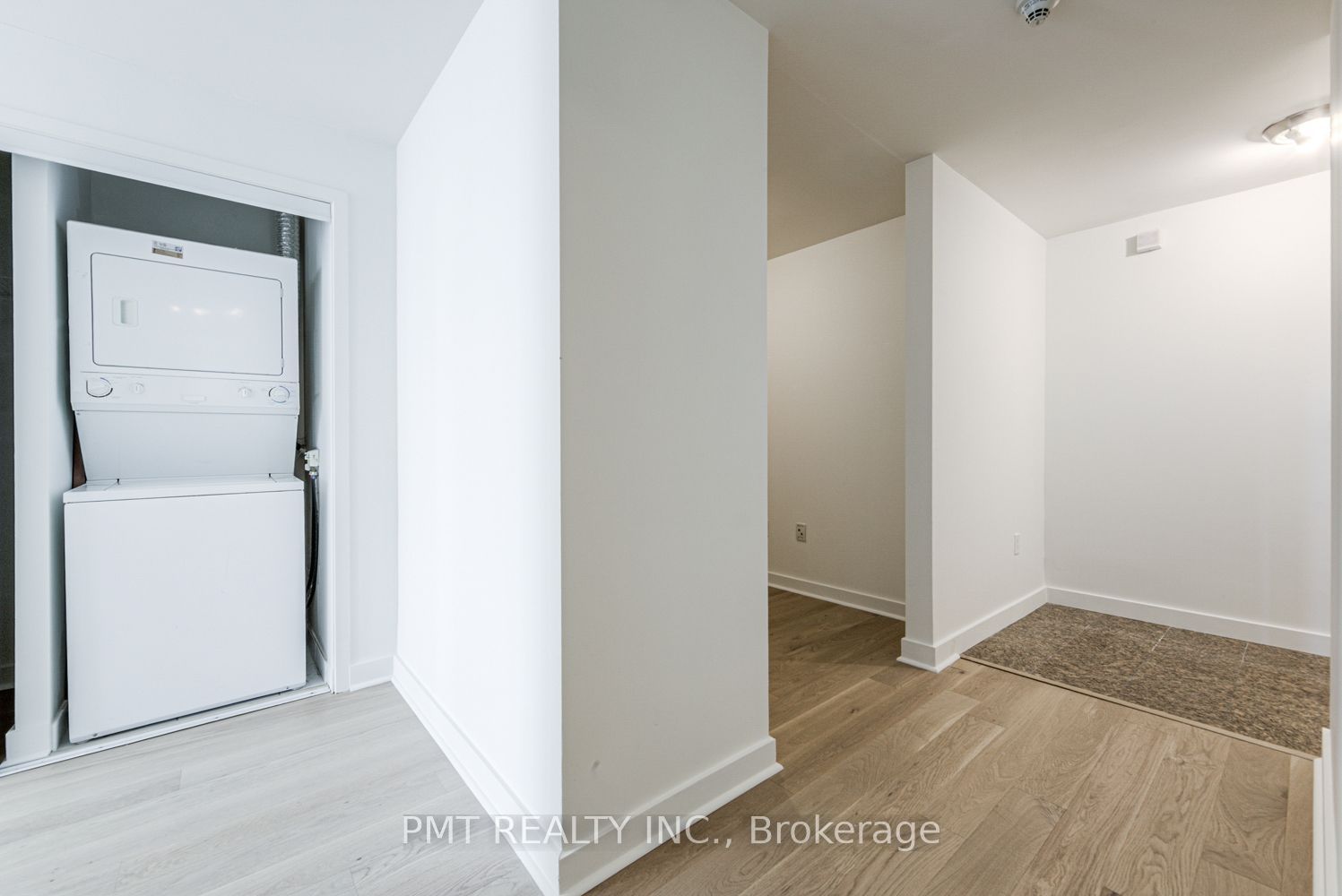5 Mariner Terrace 4003, Toronto, ON M5V 3V6 photo 4