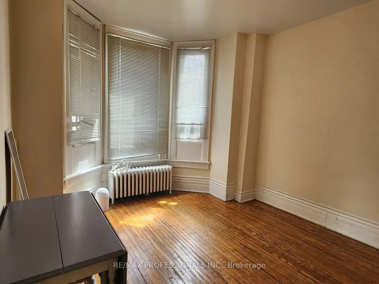 150 Robert Street MAIN LEVEL, Toronto, ON M5S 2K3 photo 2