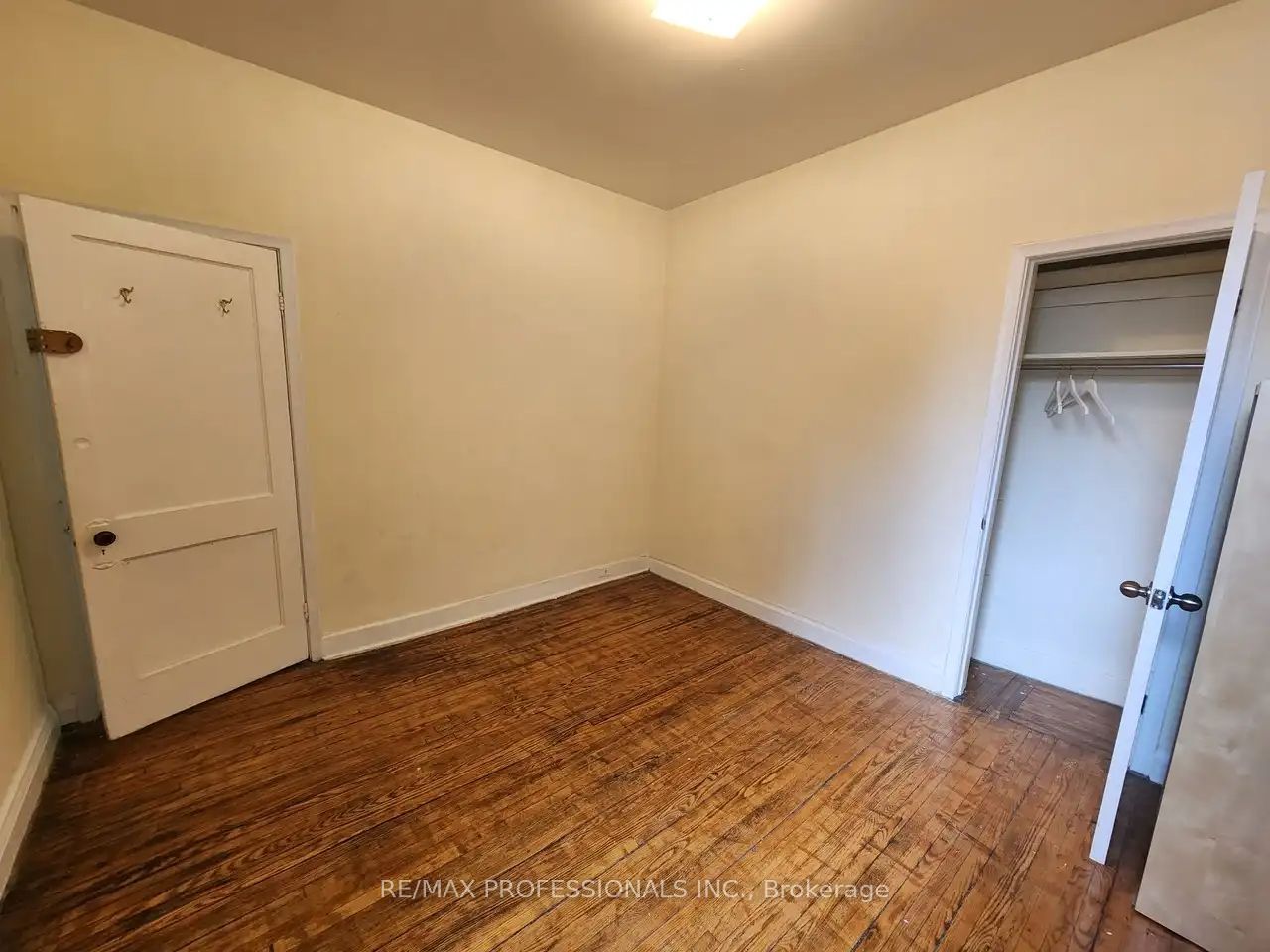 150 Robert Street MAIN LEVEL, Toronto, ON M5S 2K3 photo 4