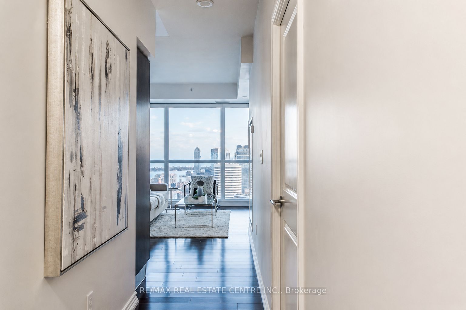 386 Yonge Street 5007, Toronto, ON M5B 0A5 photo 2