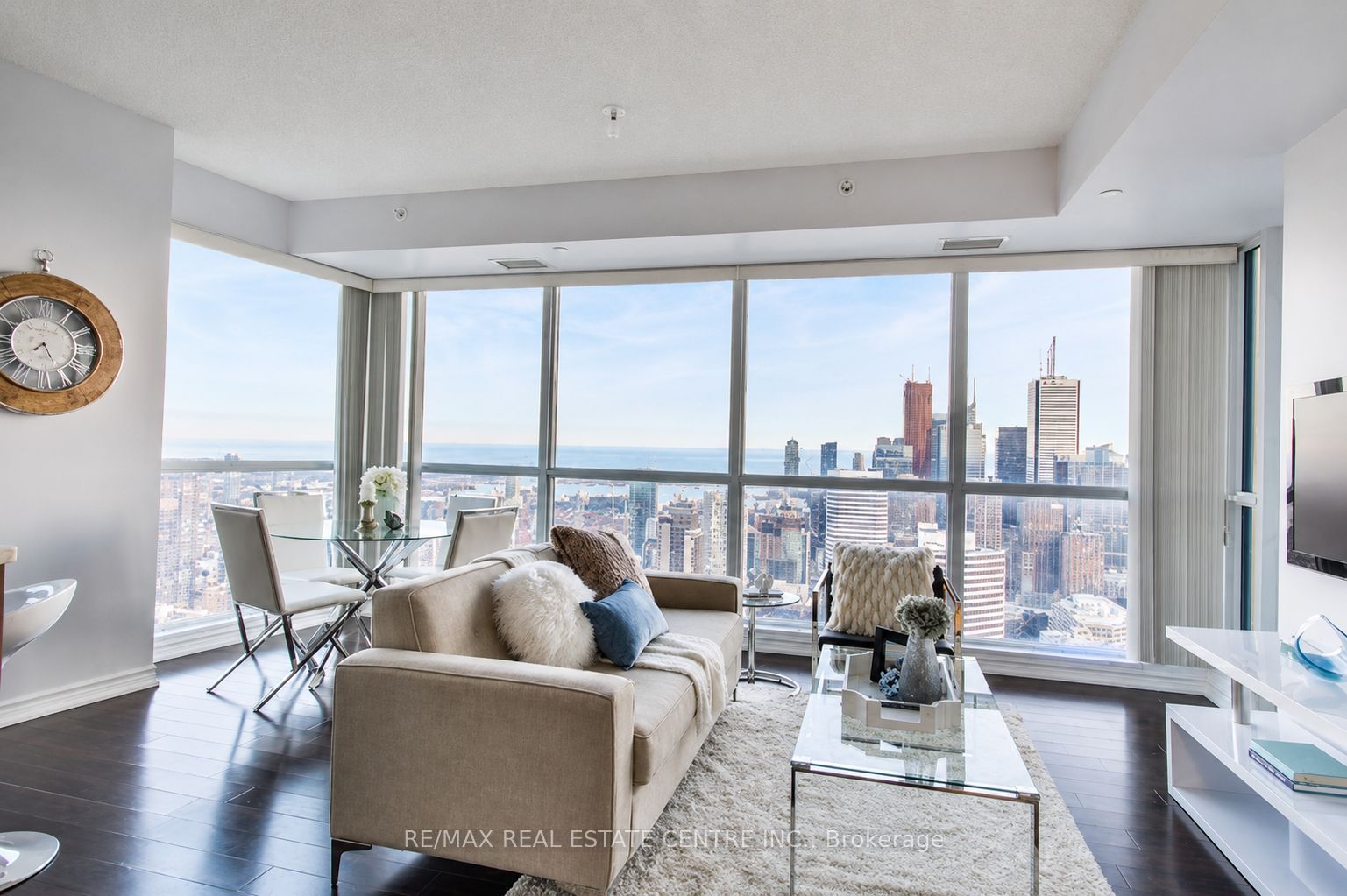386 Yonge Street 5007, Toronto, ON M5B 0A5 photo 5