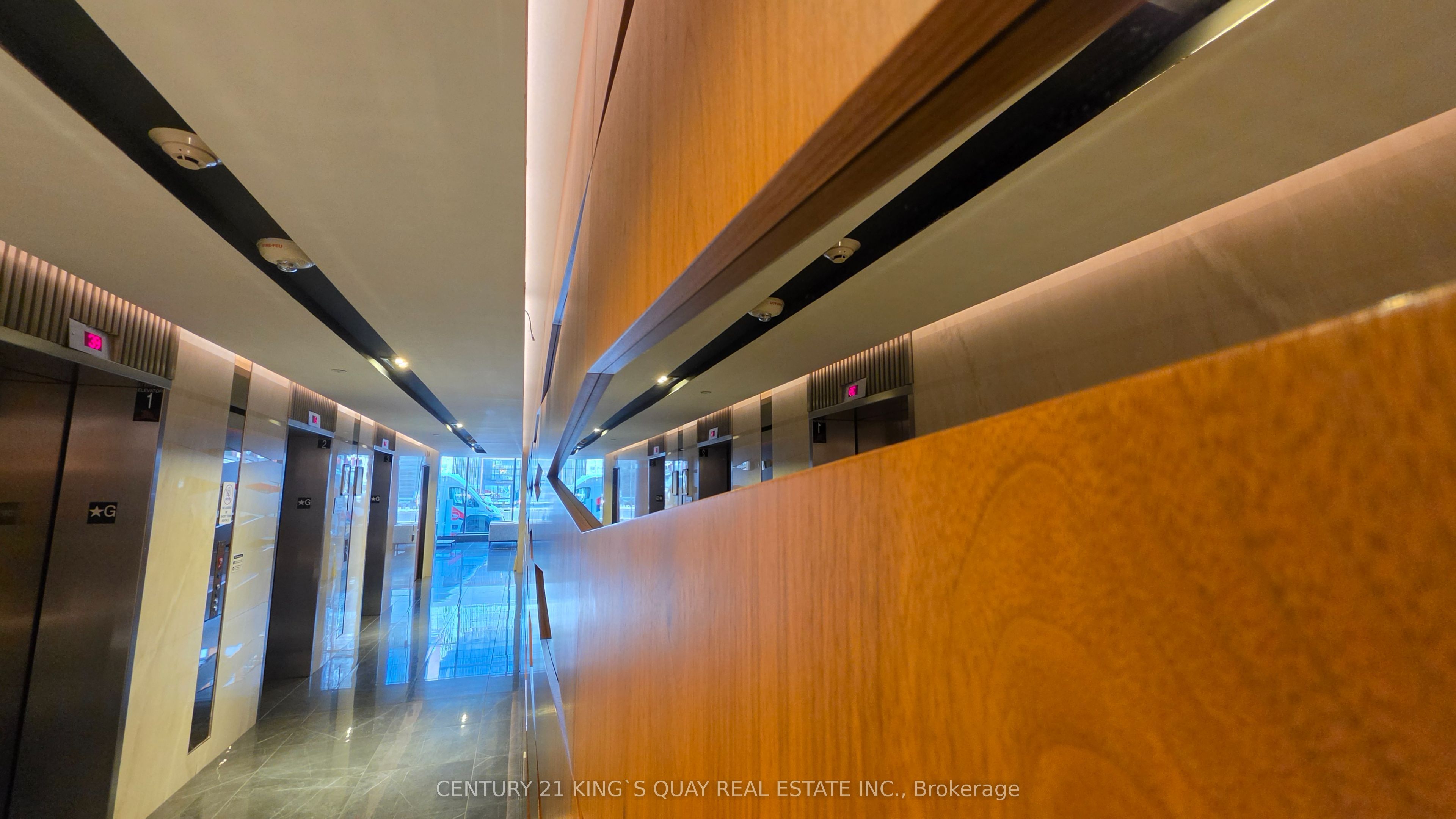 17 Bathurst Street 2506, Toronto, ON M5V 0N1 photo 4