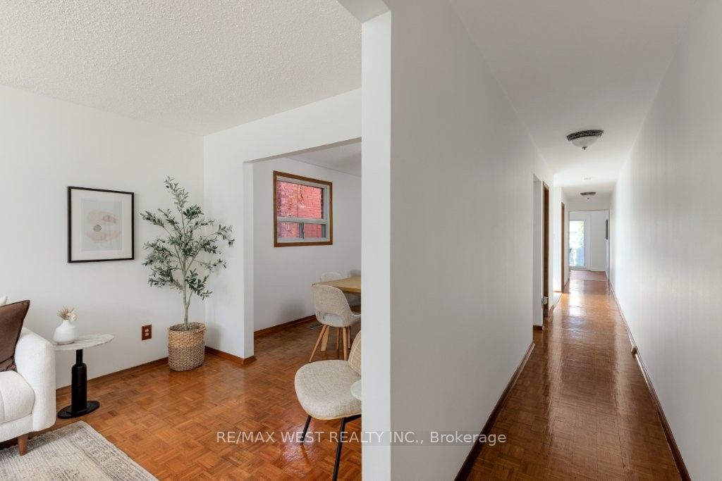 214 Markham Street, Toronto, ON M6J 2G6 photo 4