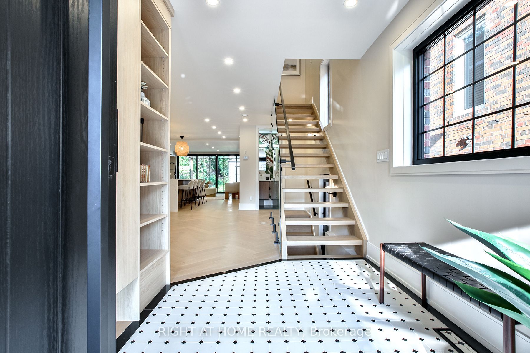 106 Eastbourne Avenue, Toronto, ON M5P 2G3 photo 5