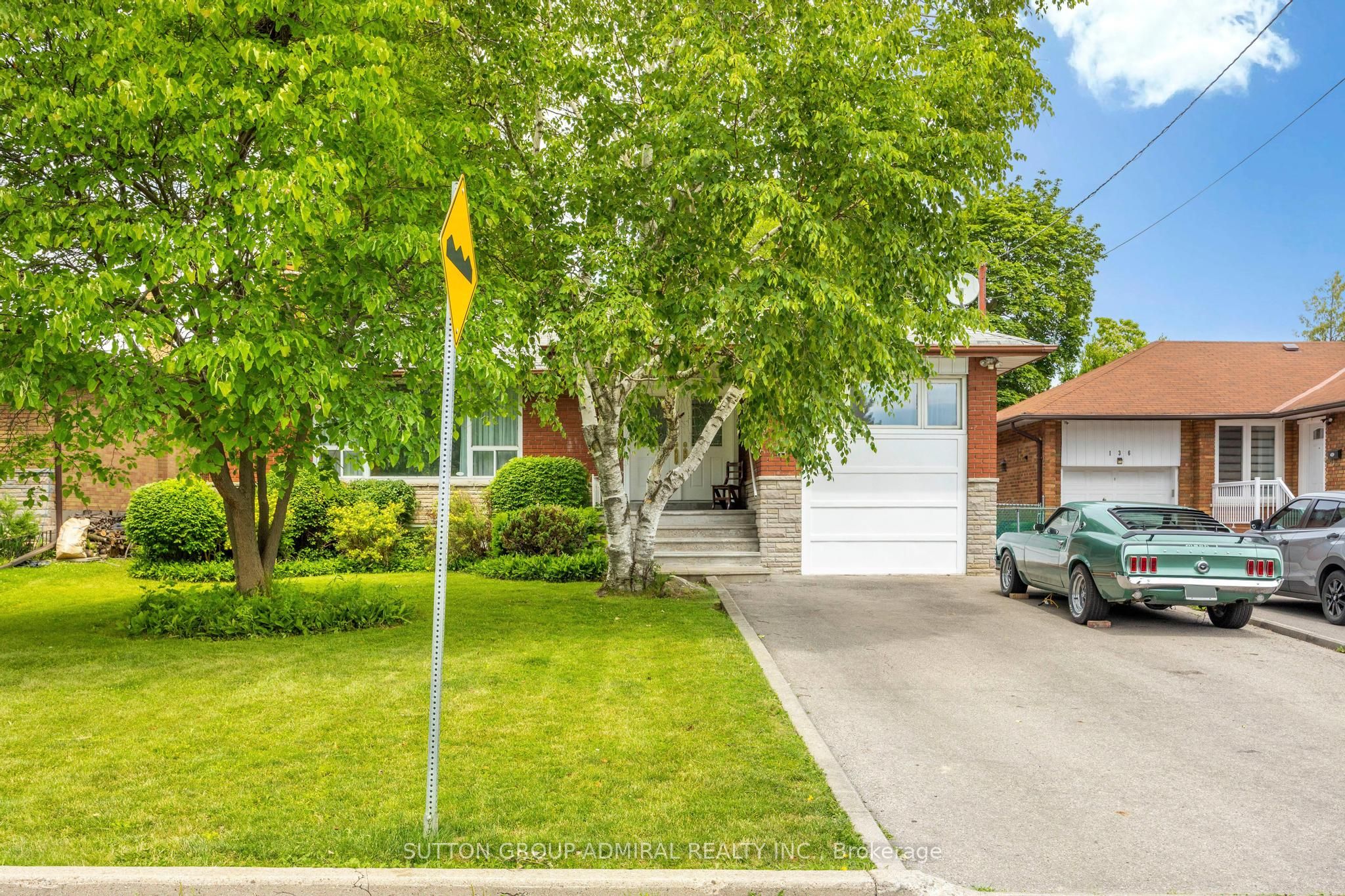 138 Kennard Avenue, Toronto, ON M3H 4M5 photo 2