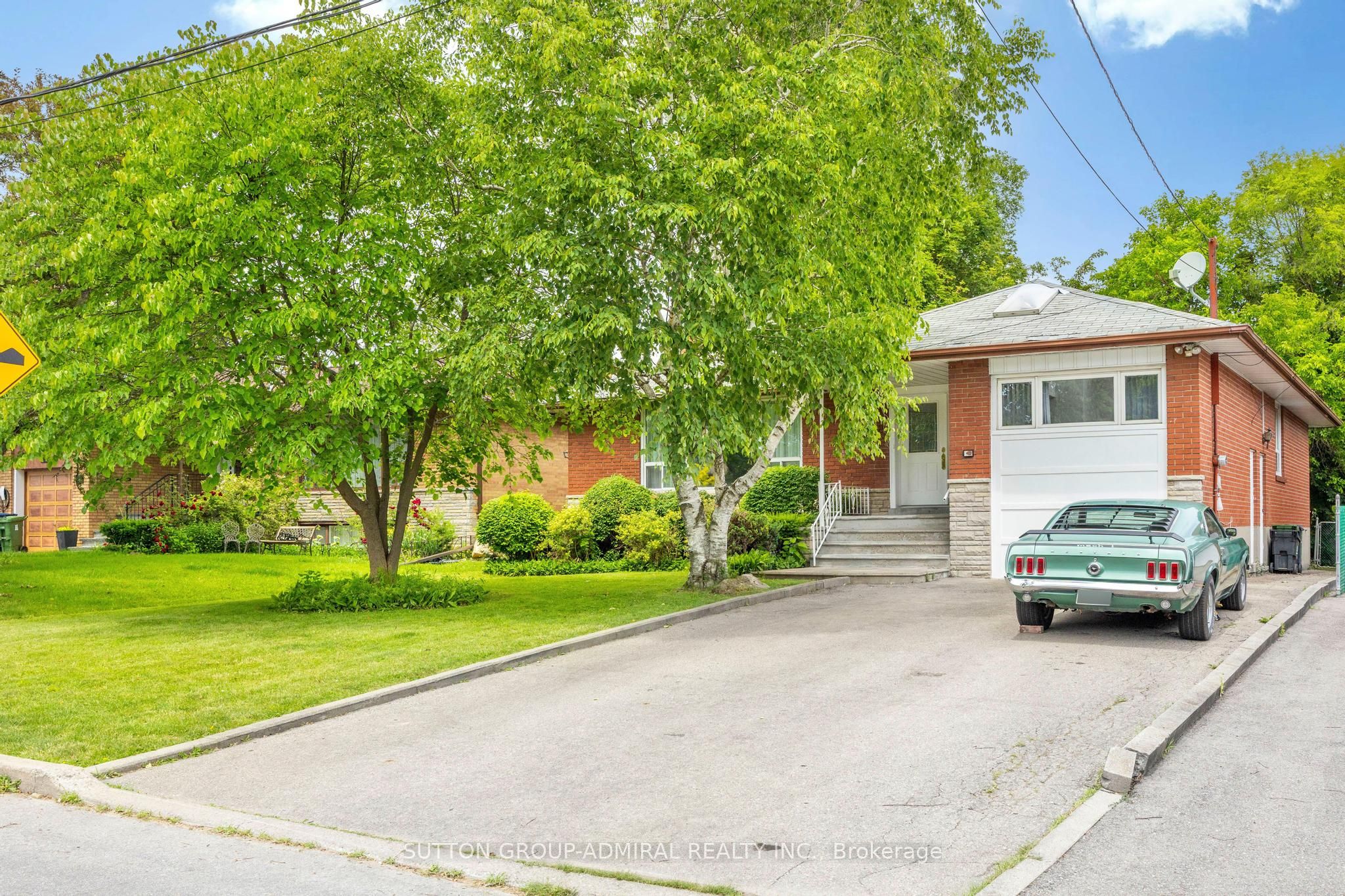 138 Kennard Avenue, Toronto, ON M3H 4M5 photo 3