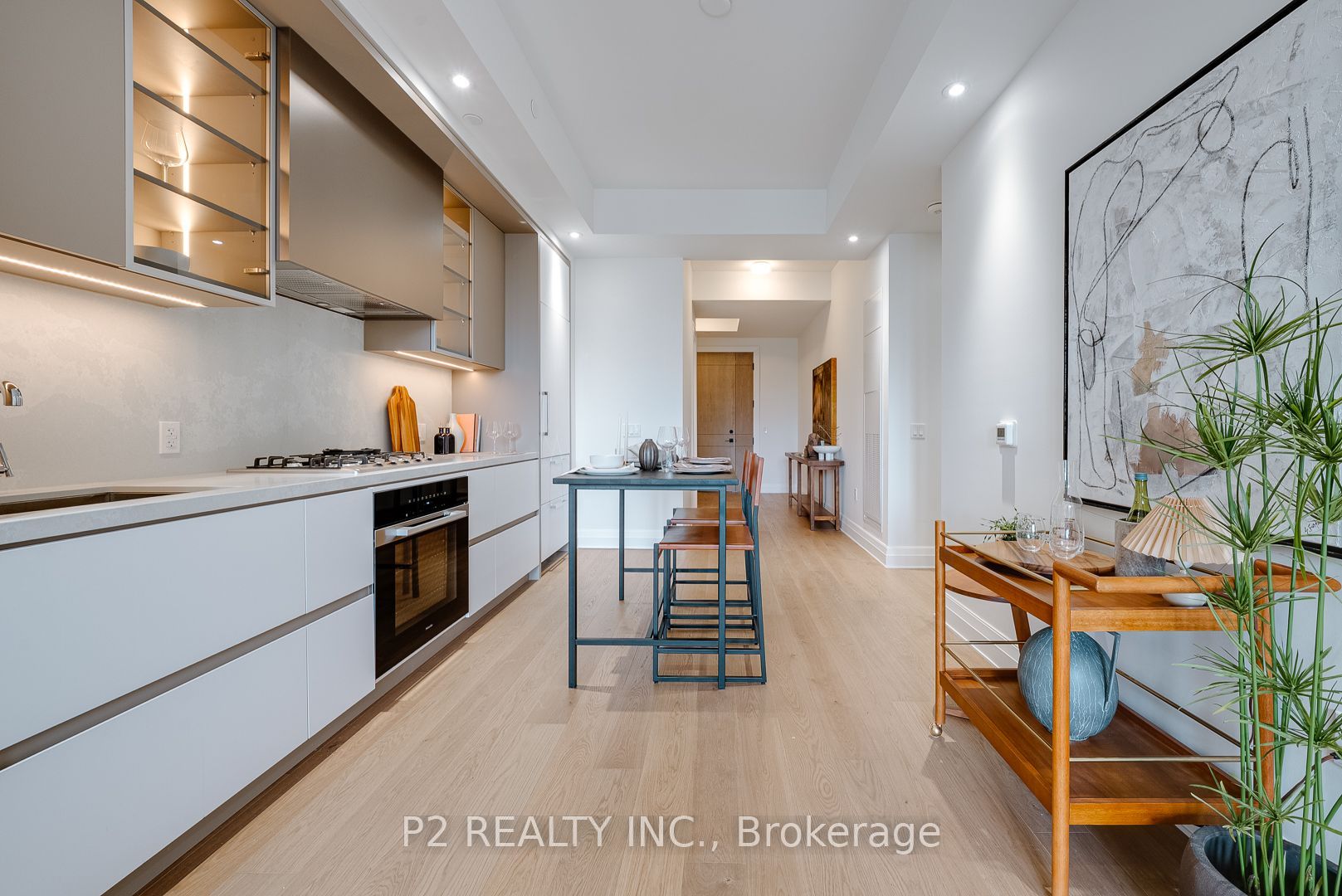 2 Forest Hill Road 409, Toronto, ON M4V 2L3 photo 3