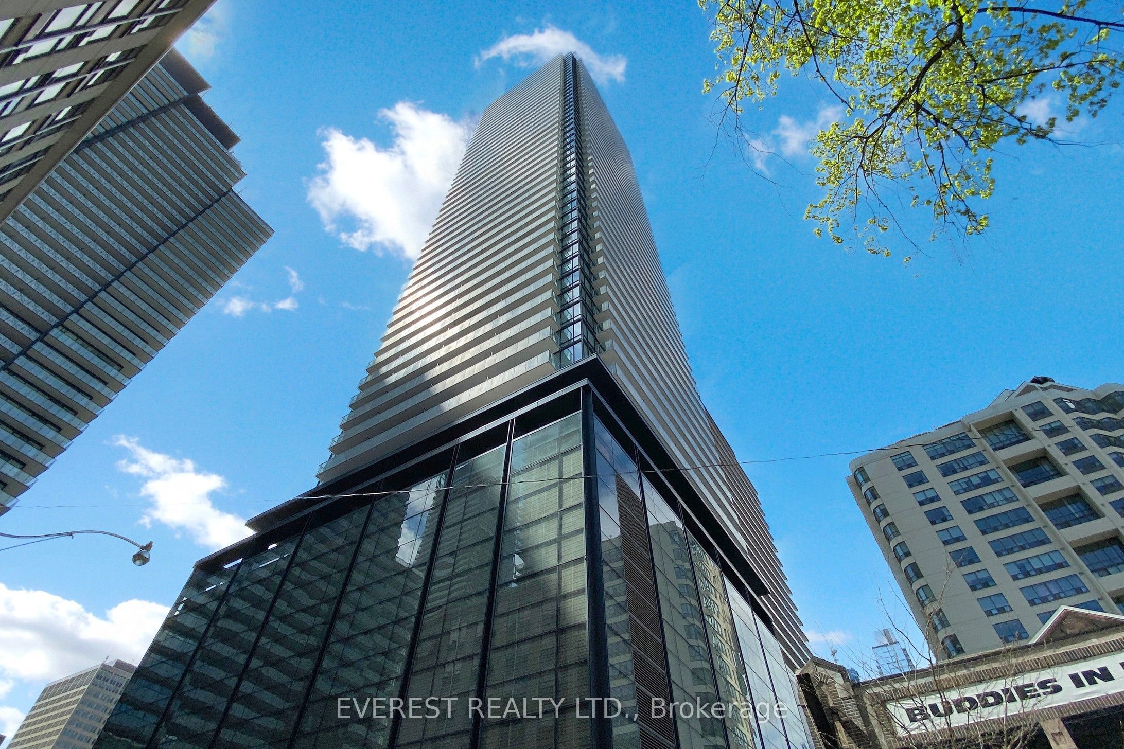 501 Yonge Street 2701, Toronto, ON M4Y 1Y4 photo 2