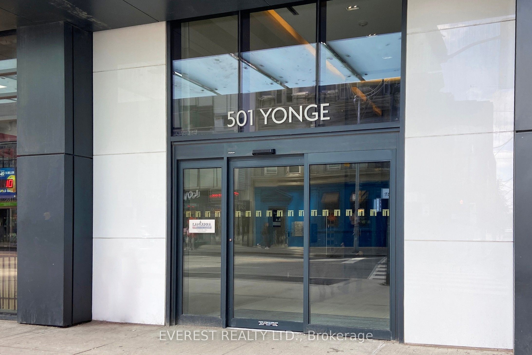 501 Yonge Street 2701, Toronto, ON M4Y 1Y4 photo 5