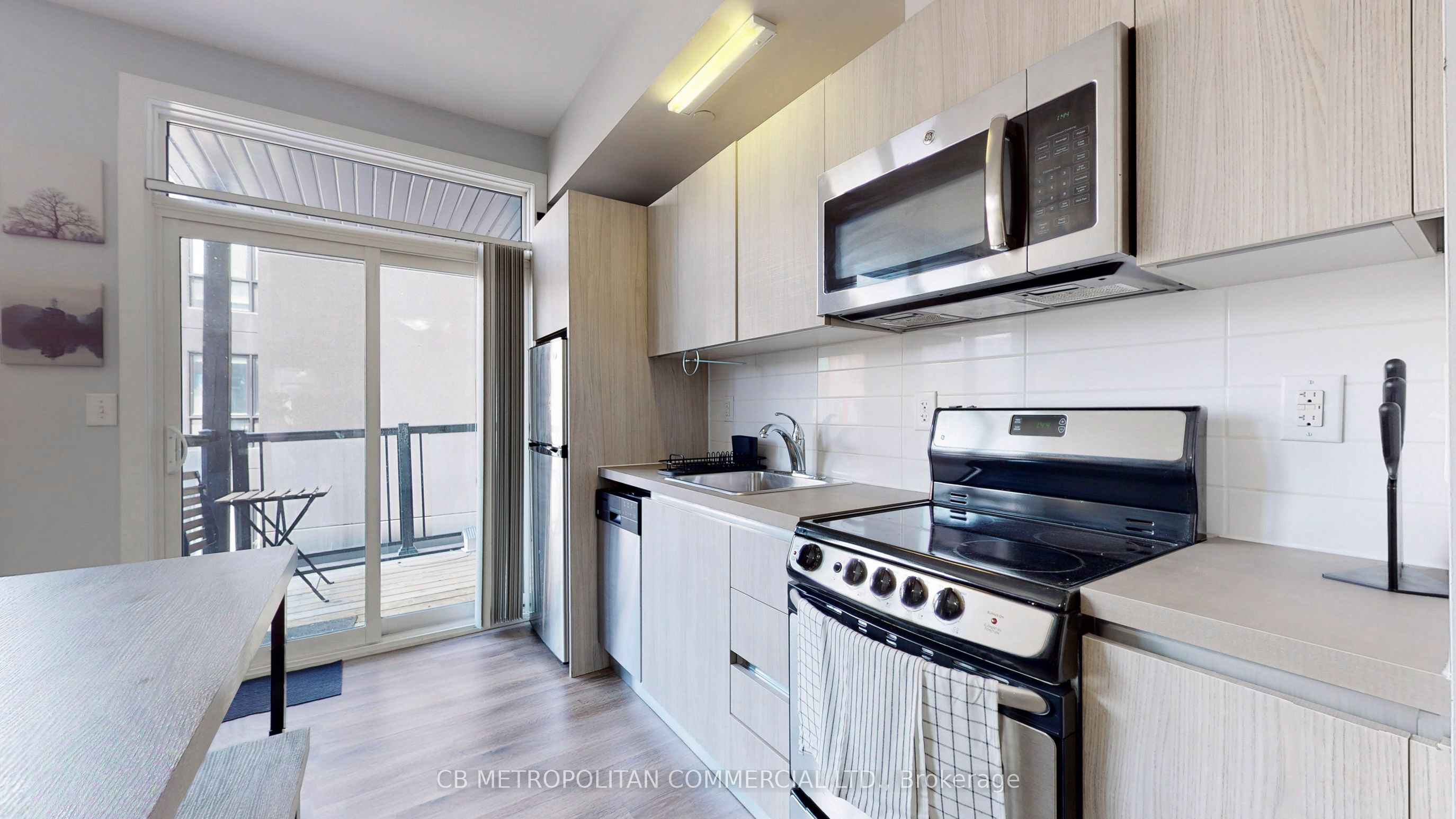335 College Street 303, Toronto, ON M5T 1S2 photo 3