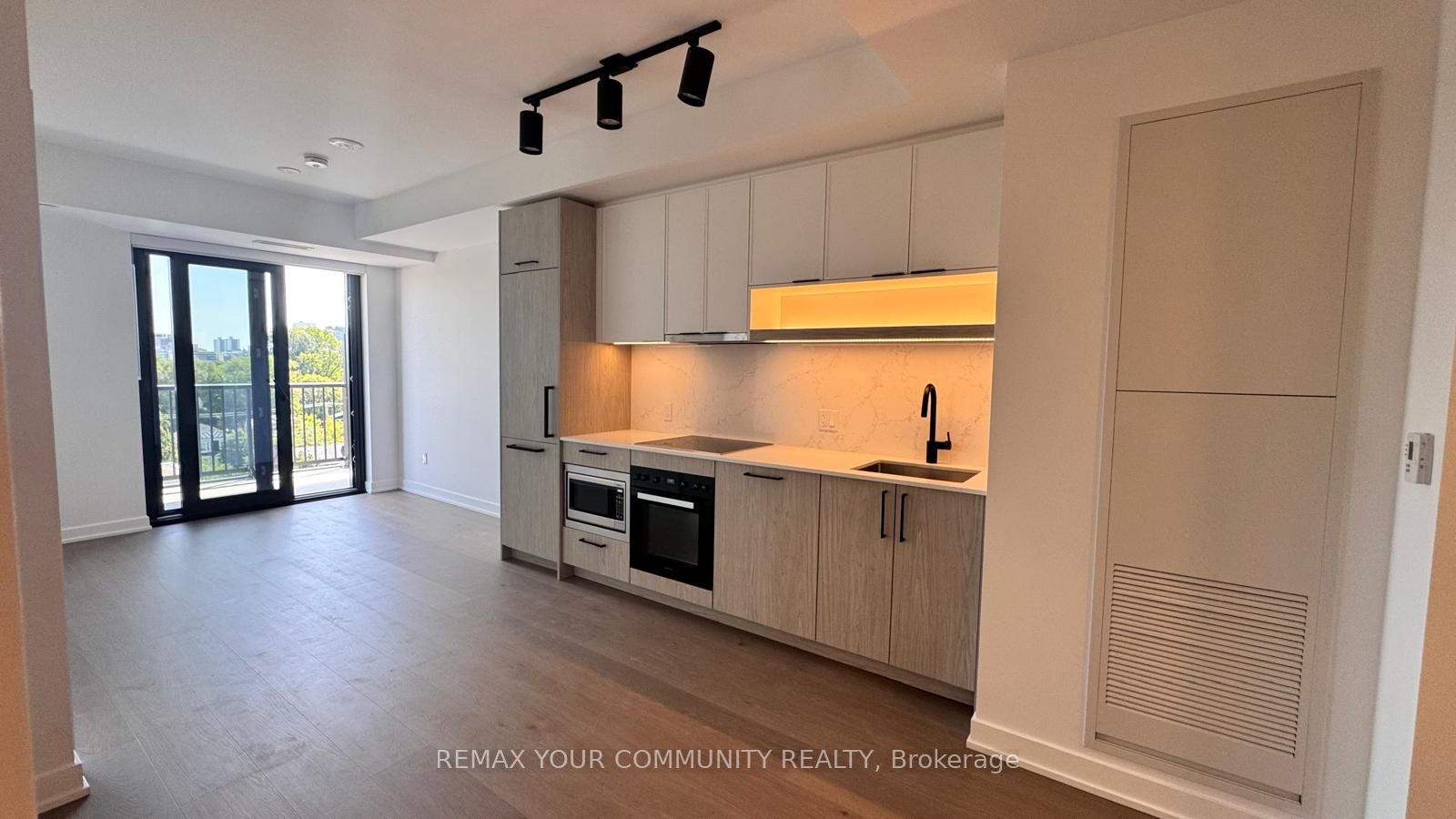 89 Montclair Avenue 1219, Toronto, ON M5P 0A9 photo 2