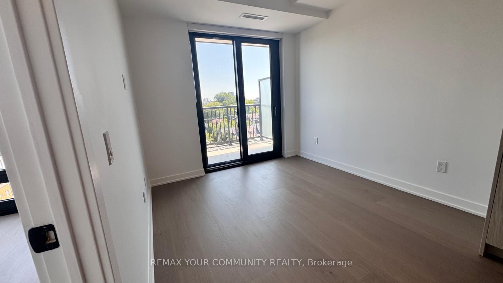 89 Montclair Avenue 1219, Toronto, ON M5P 0A9 photo 4