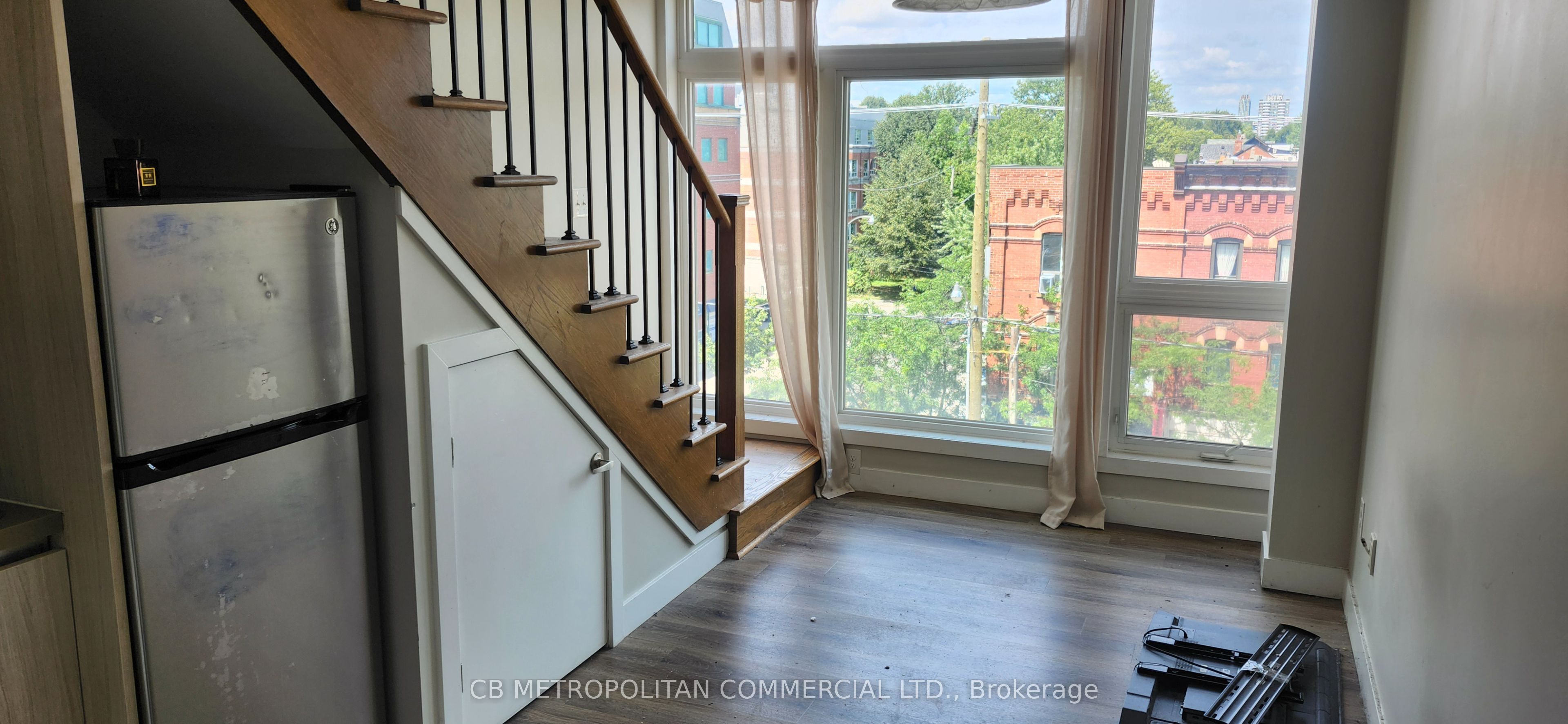335 College Street 402, Toronto, ON M5T 1S2 photo 2