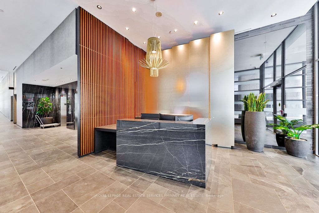 650 KING Street W 207, Toronto, ON M5V 0H6 photo 2