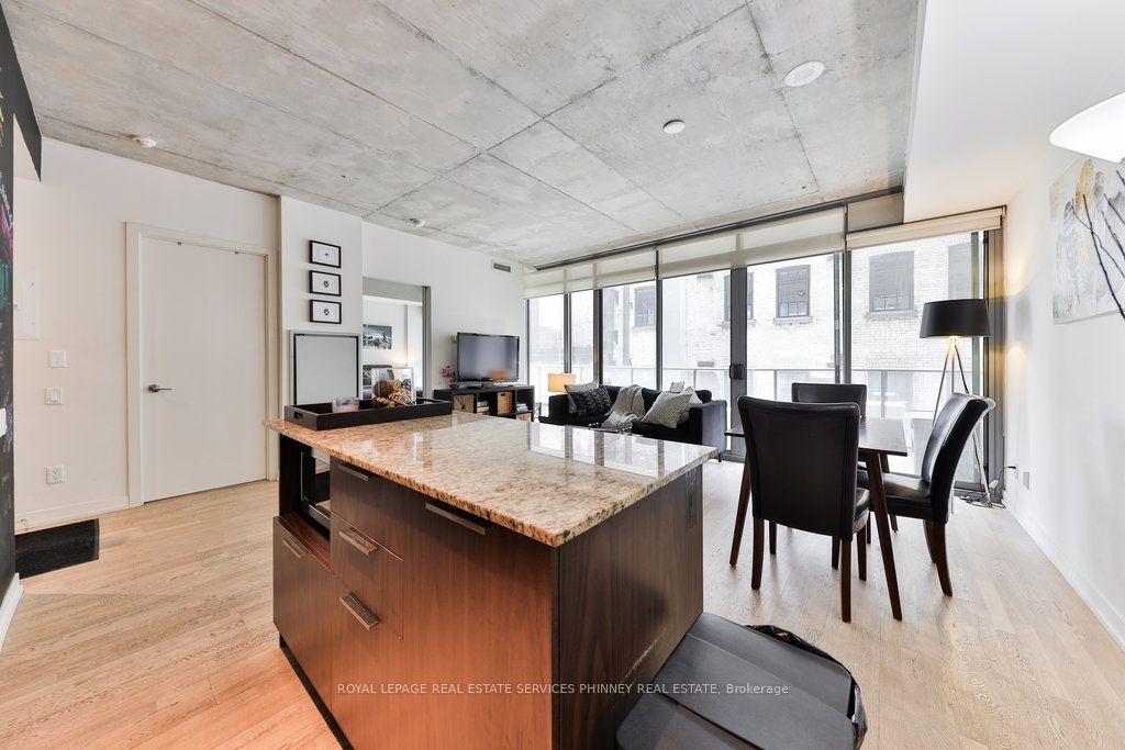 650 KING Street W 207, Toronto, ON M5V 0H6 photo 5