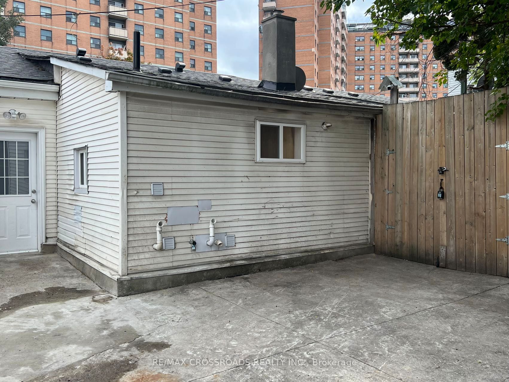 278 Shuter Street Bsmt, Toronto, ON M5A 1W3