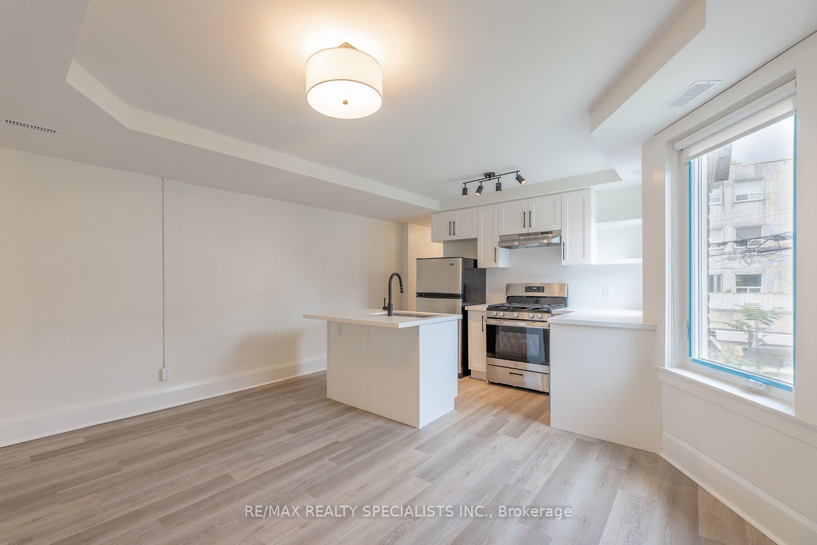 82 Marchmount Road 3, Toronto, ON M6G 2B1 photo 4