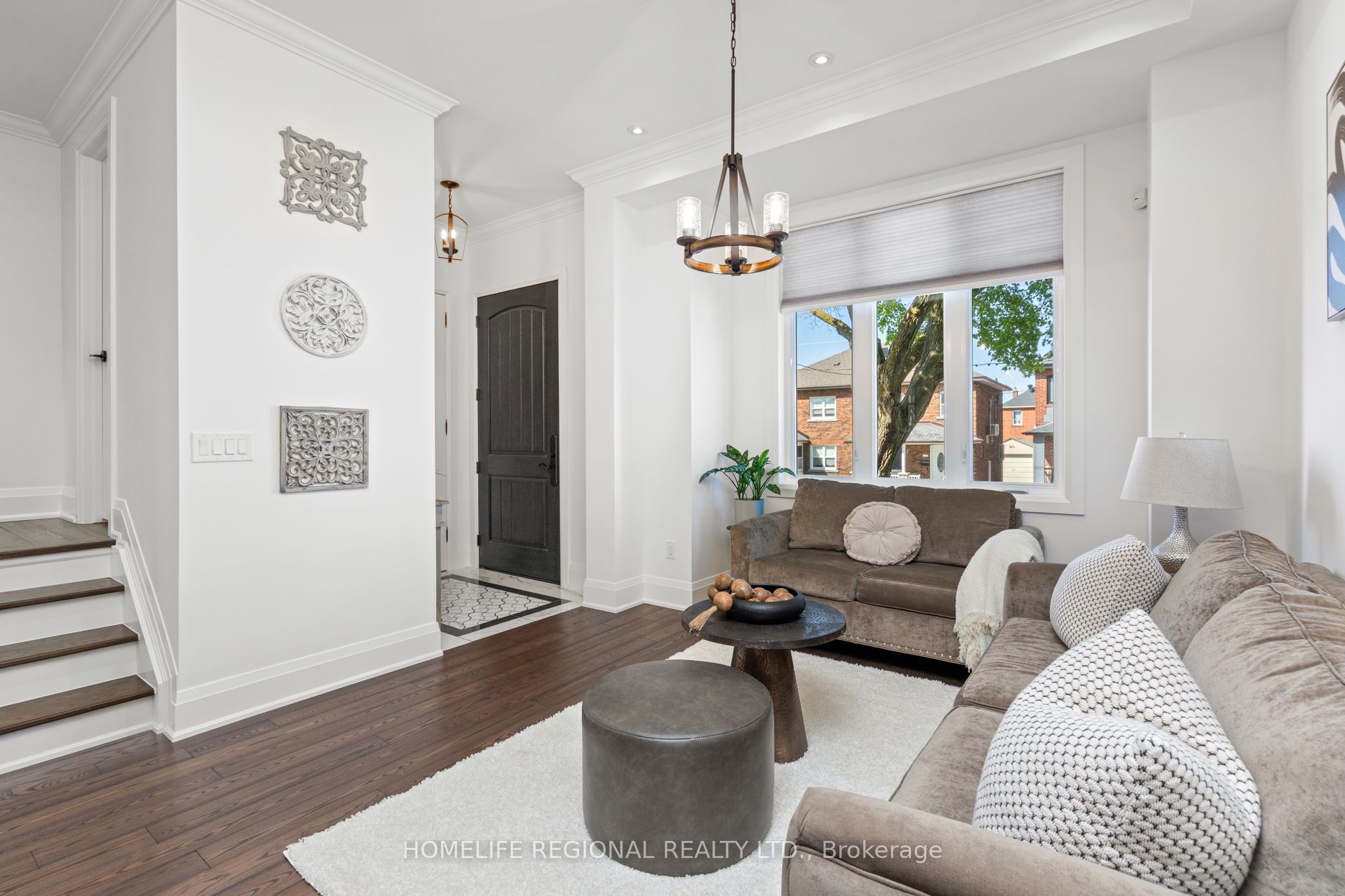 313 Robina Avenue, Toronto, ON M6C 3Z2 photo 4