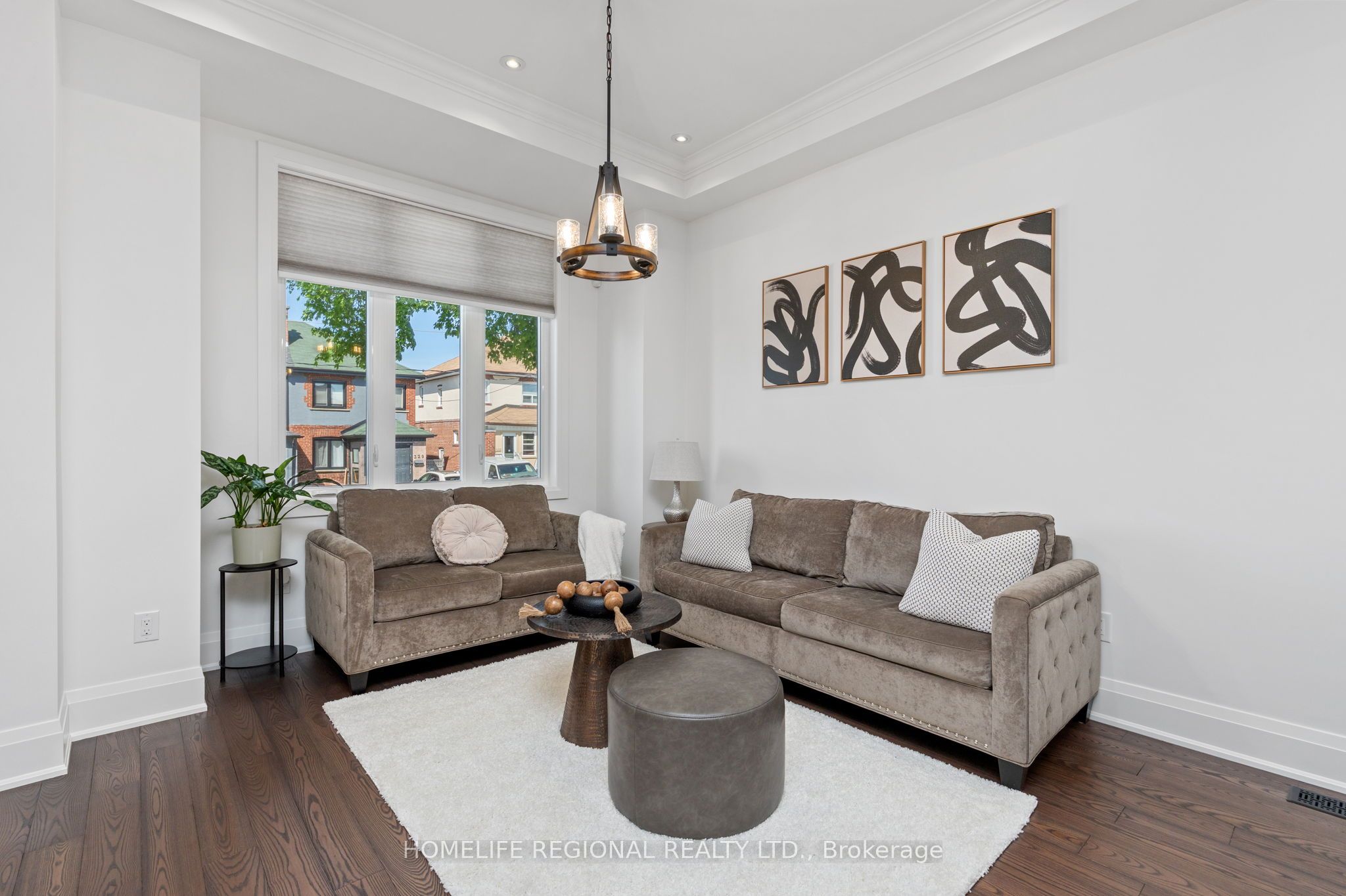 313 Robina Avenue, Toronto, ON M6C 3Z2 photo 5