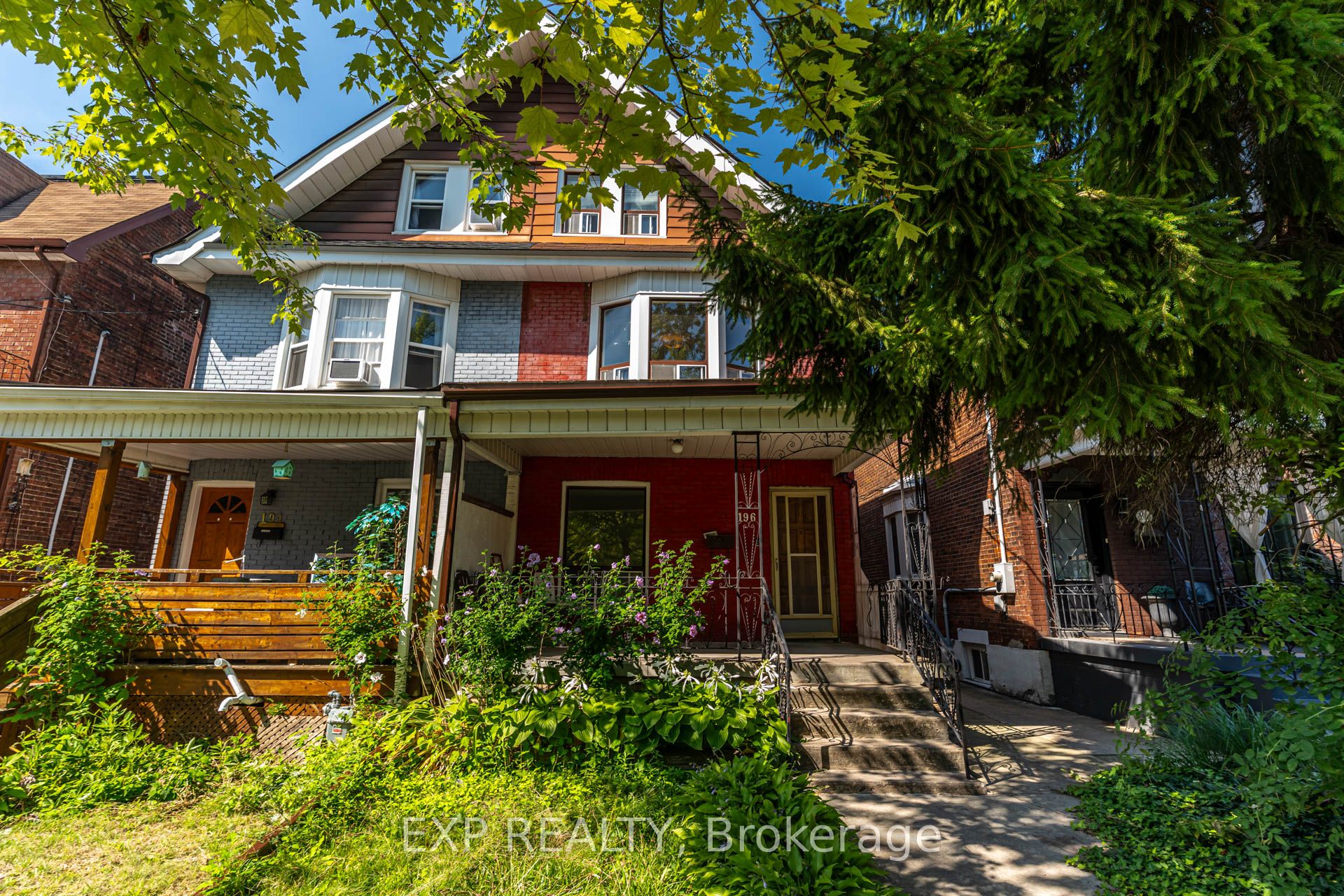 196 Beatrice Street 2nd & 3rd, Toronto, ON M6G 3G1