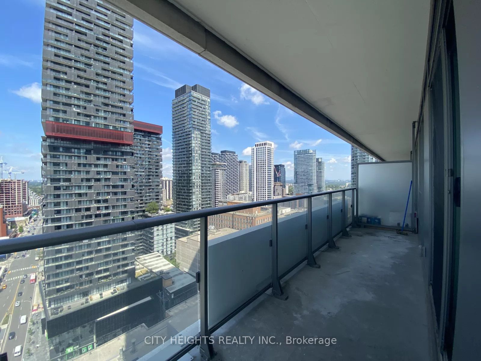2221 Yonge Street 2209, Toronto, ON M4S 2B5 photo 2