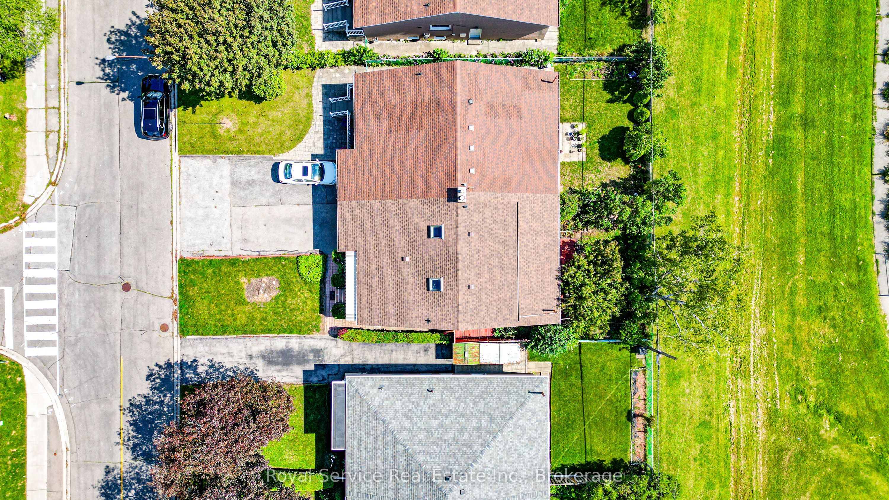 65 Combermere Drive, Toronto, ON M3A 2W4 photo 3