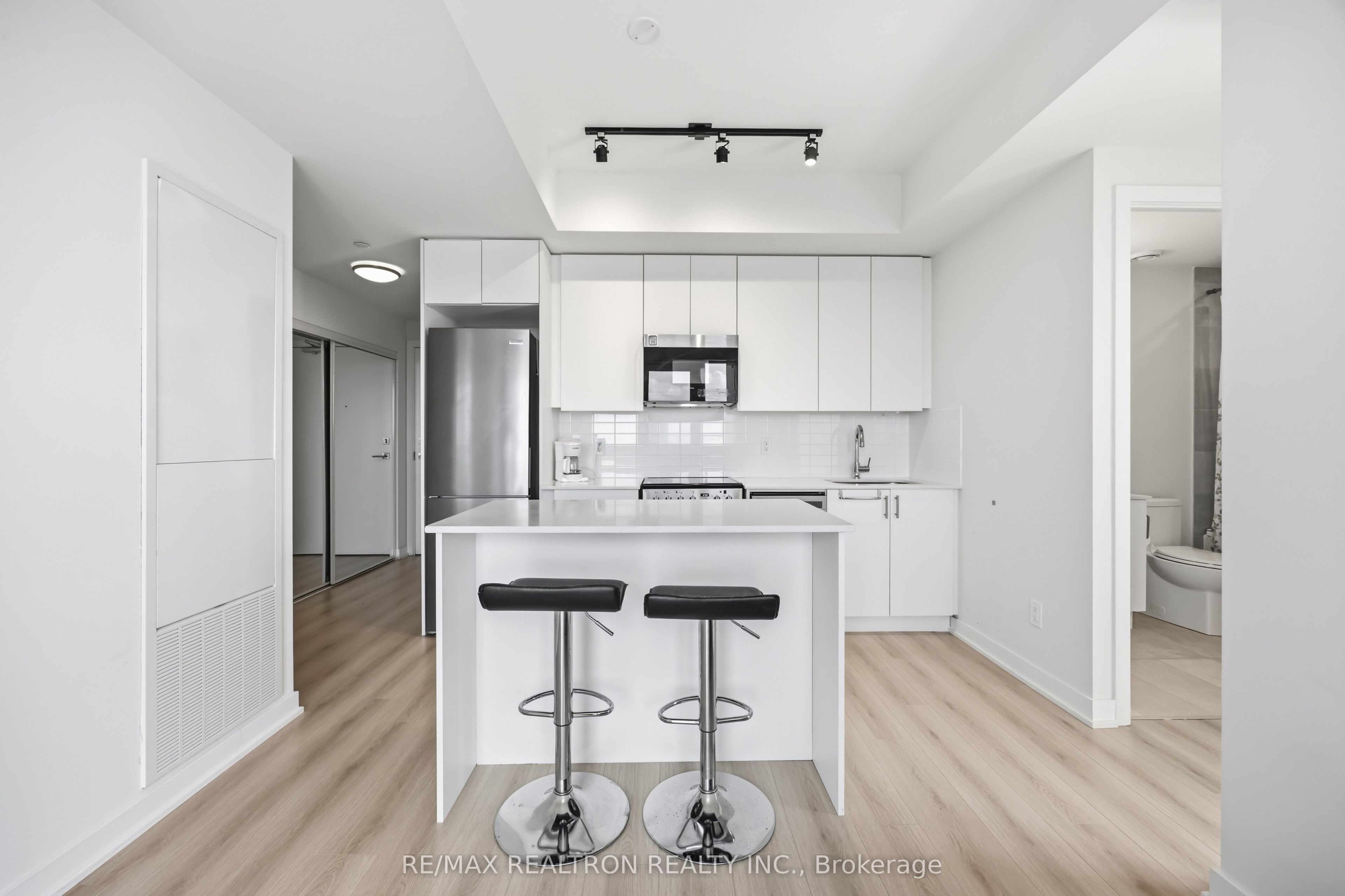 15 Ellerslie Avenue 1505, Toronto, ON M2N 0L7 photo 3